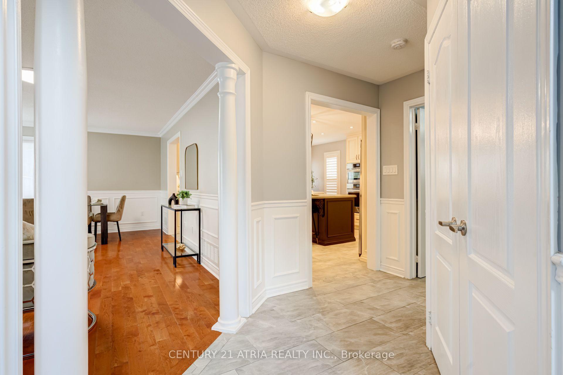 Photo 4 of 14 Robert Attersley Drive W, Whitby, Taunton North — HOMEH