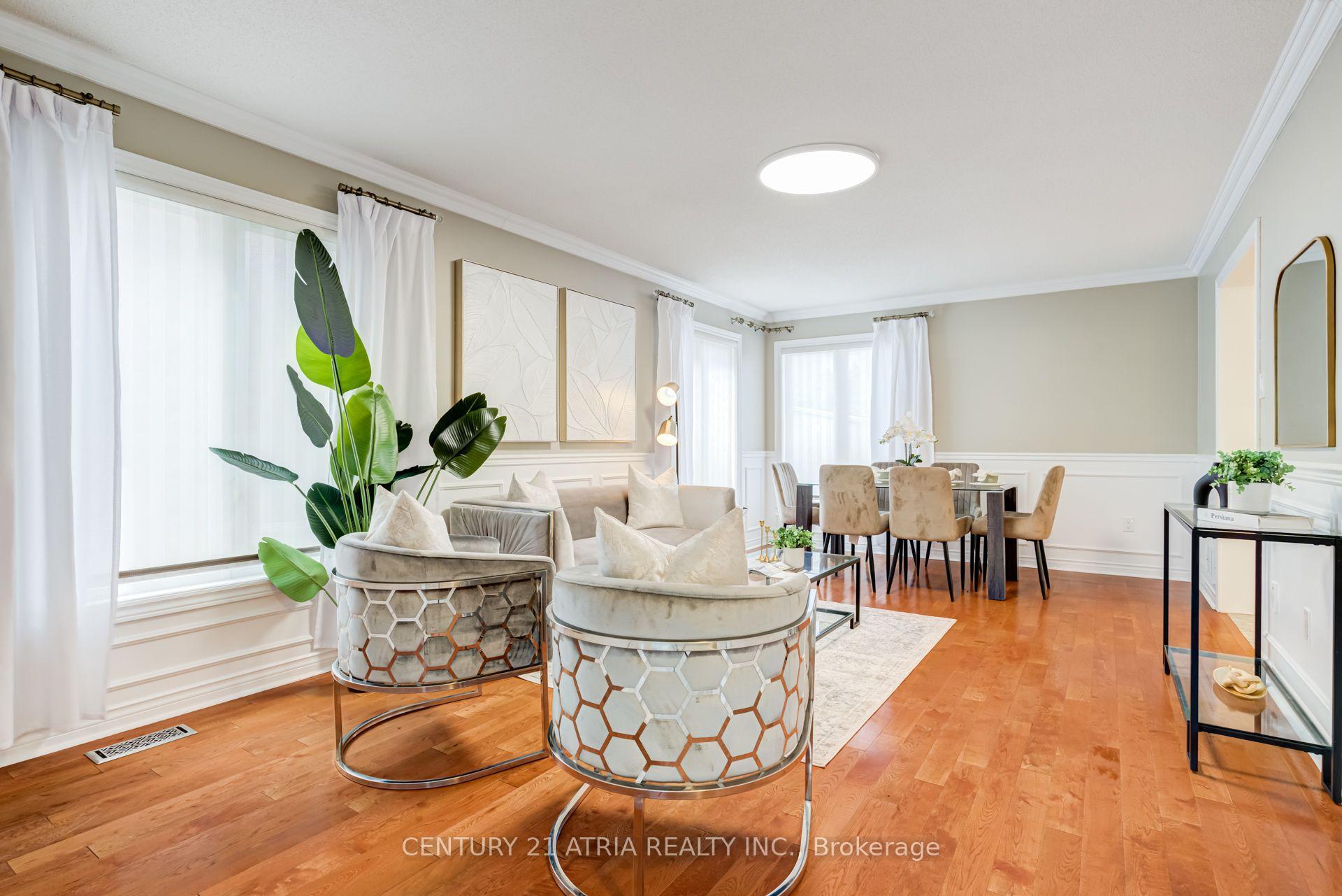Photo 5 of 14 Robert Attersley Drive W, Whitby, Taunton North — HOMEH