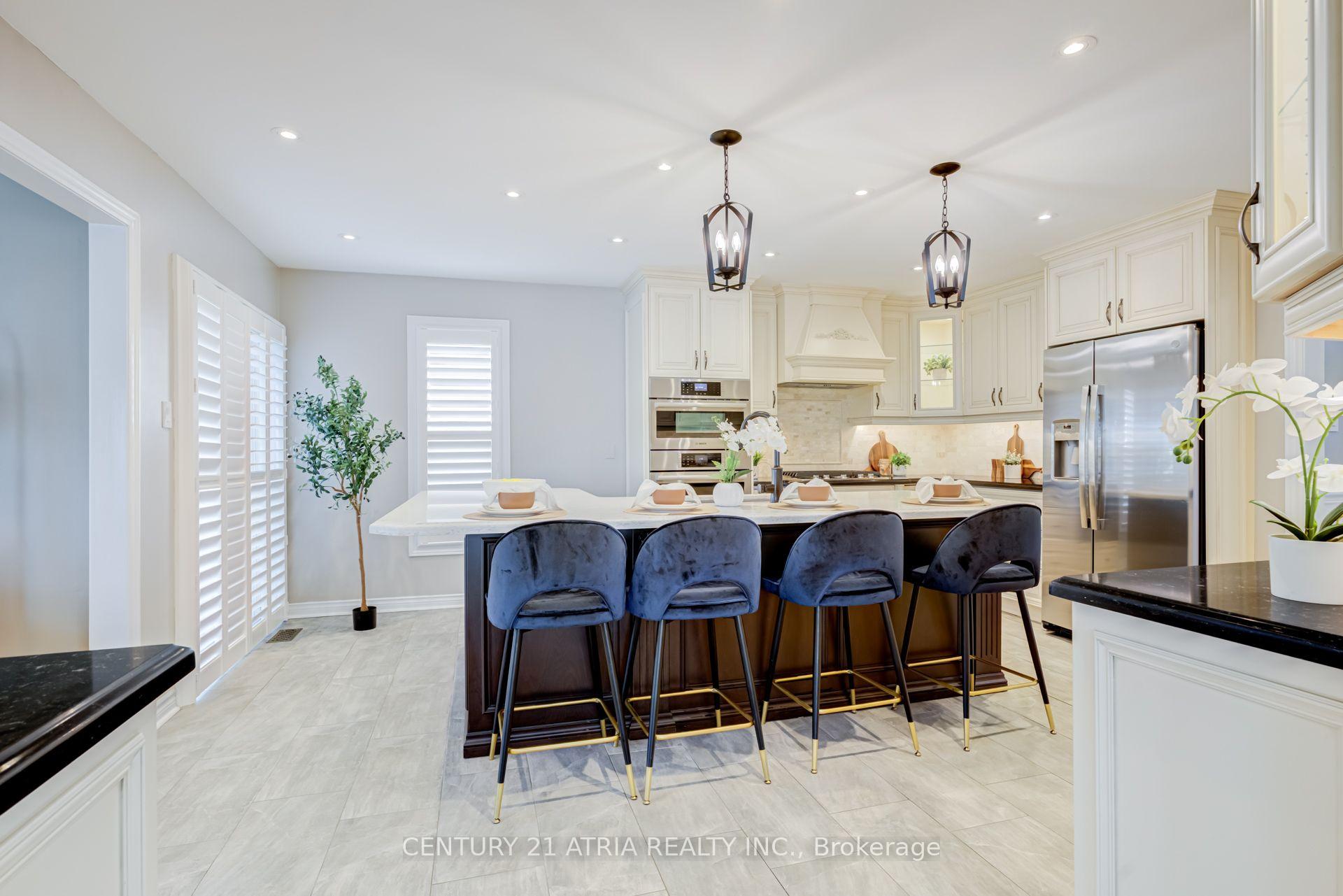 Photo 9 of 14 Robert Attersley Drive W, Whitby, Taunton North — HOMEH