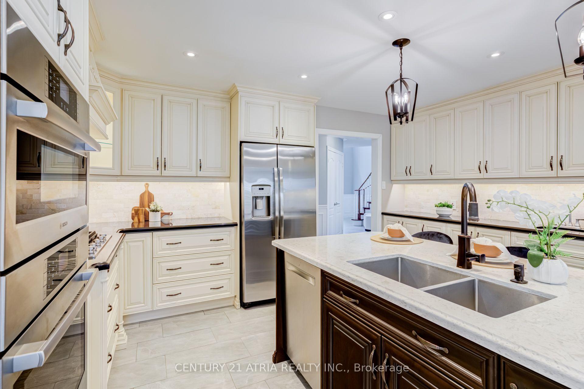 Photo 12 of 14 Robert Attersley Drive W, Whitby, Taunton North — HOMEH