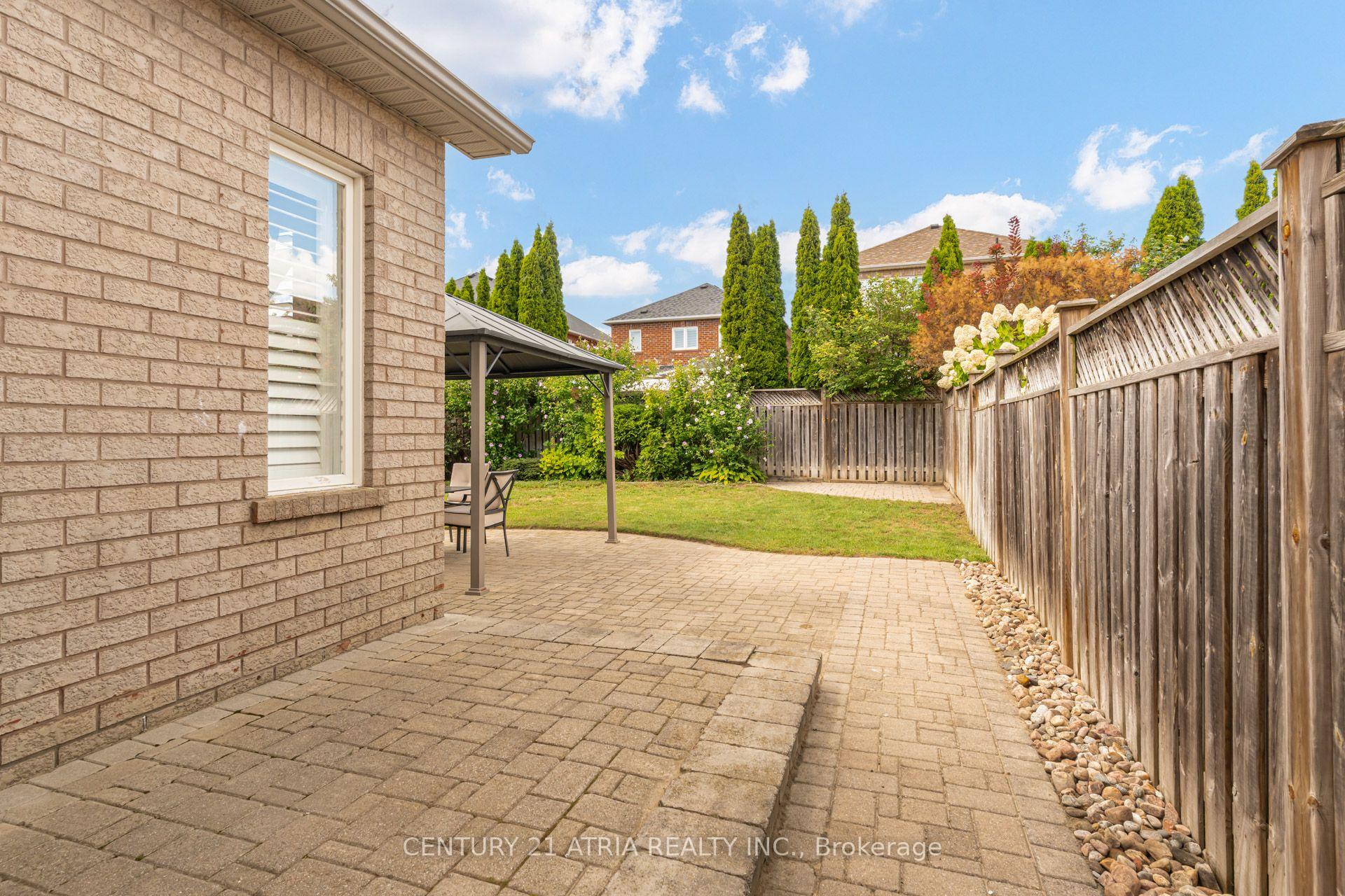 Photo 37 of 14 Robert Attersley Drive W, Whitby, Taunton North — HOMEH