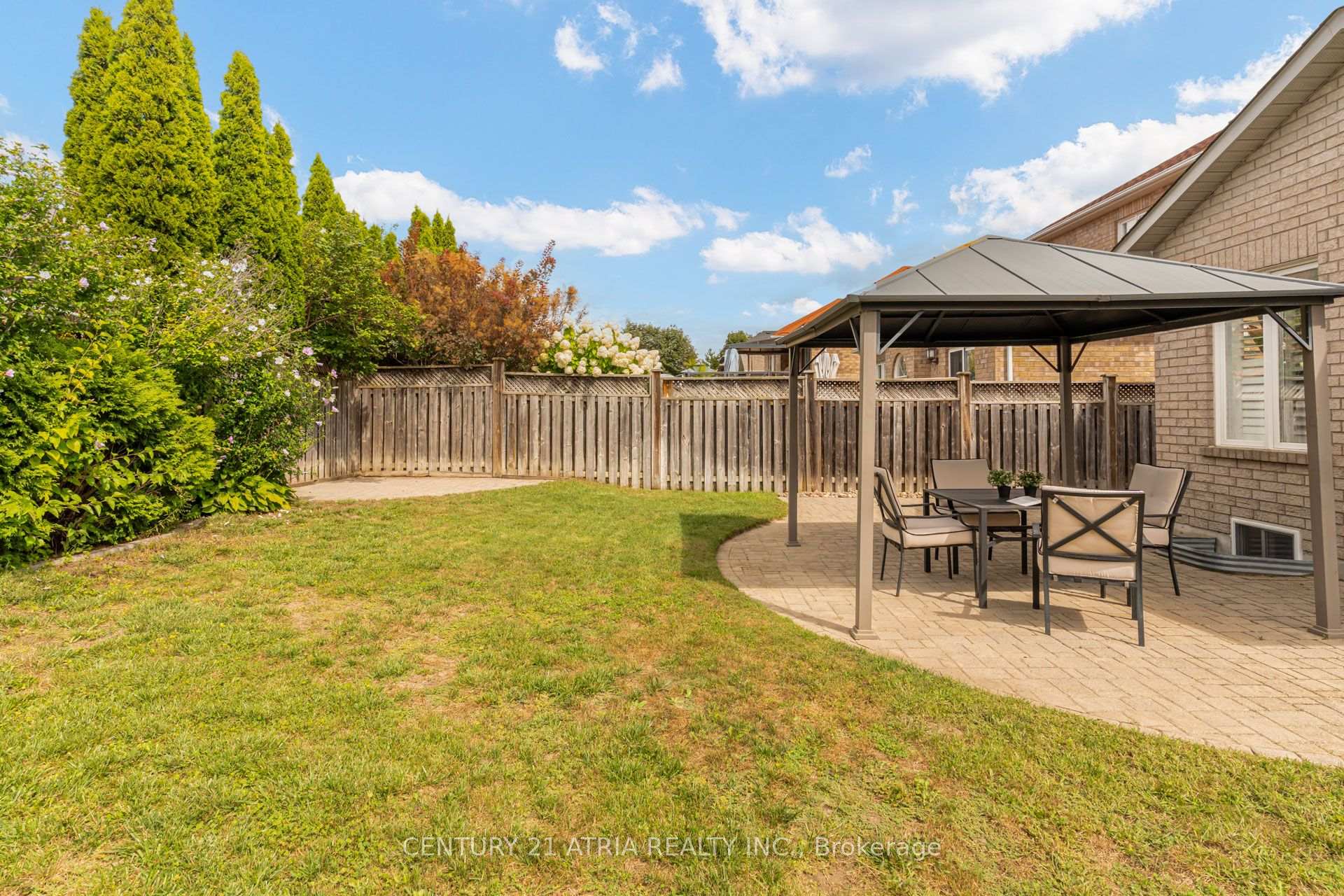 Photo 39 of 14 Robert Attersley Drive W, Whitby, Taunton North — HOMEH
