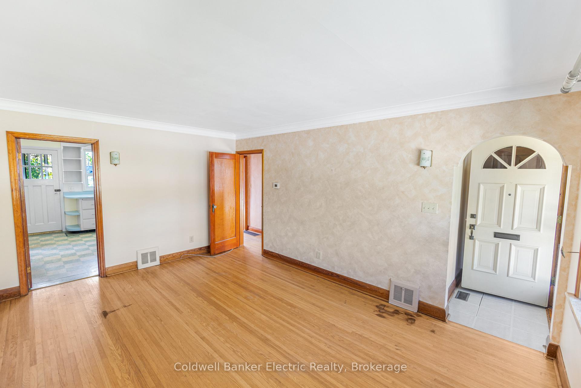 Photo 5 of 792 Curtis Road, Peterborough, Ashburnham Ward 4 — HOMEH