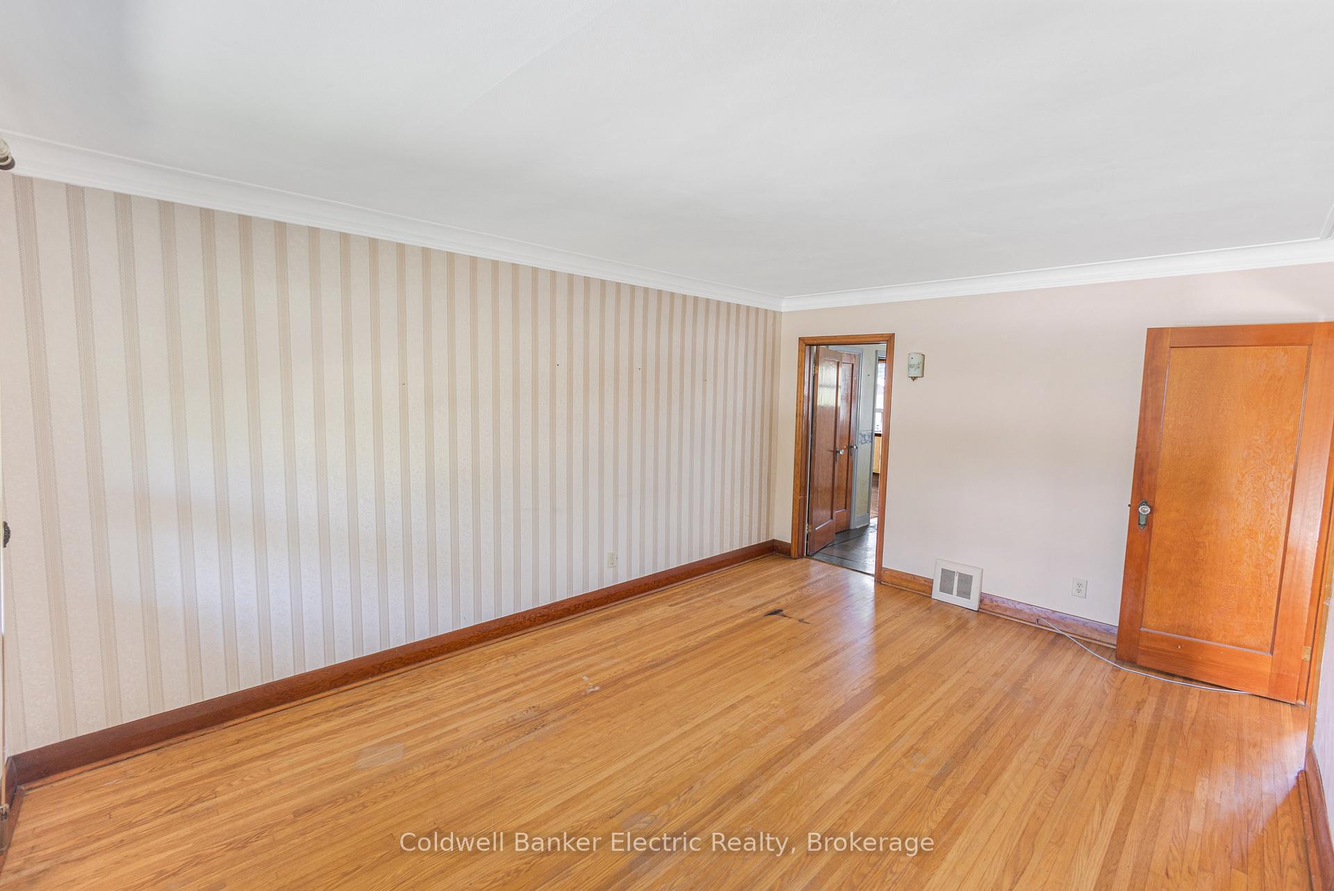 Photo 6 of 792 Curtis Road, Peterborough, Ashburnham Ward 4 — HOMEH