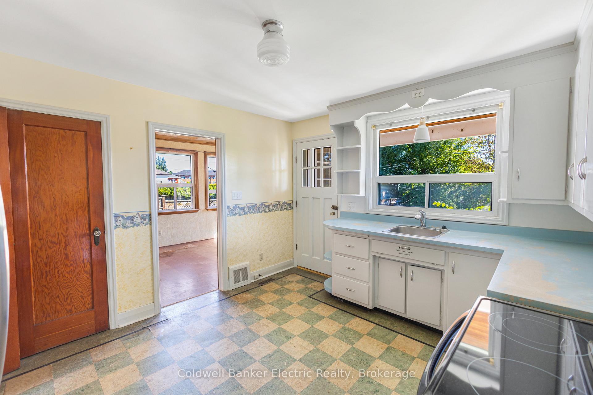 Photo 14 of 792 Curtis Road, Peterborough, Ashburnham Ward 4 — HOMEH