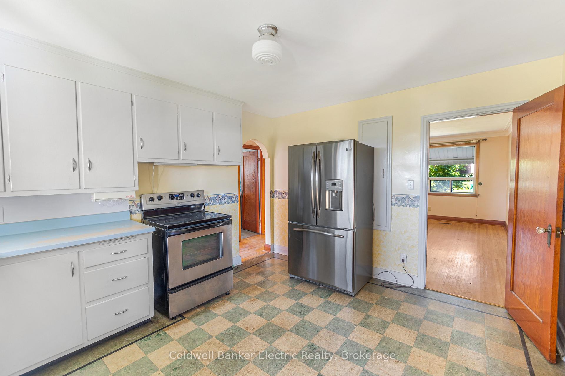 Photo 15 of 792 Curtis Road, Peterborough, Ashburnham Ward 4 — HOMEH