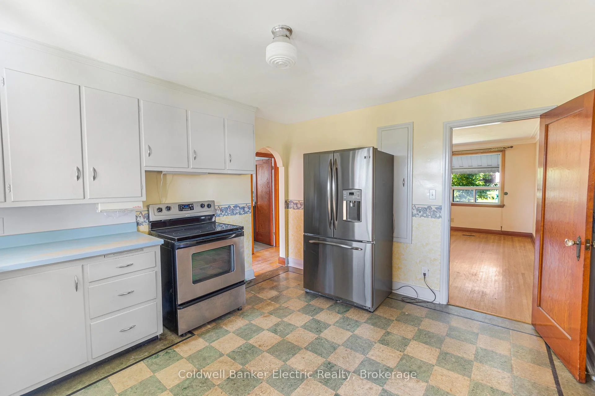 Photo 8 of 792 Curtis Road, Peterborough, Ashburnham Ward 4 — HOMEH