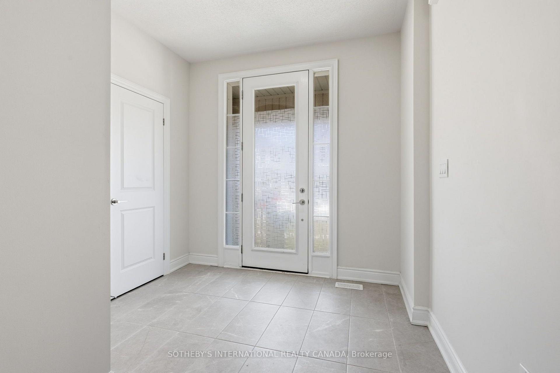 Photo 2 of 32 Bermondsey Way, Brampton, Bram West — HOMEH