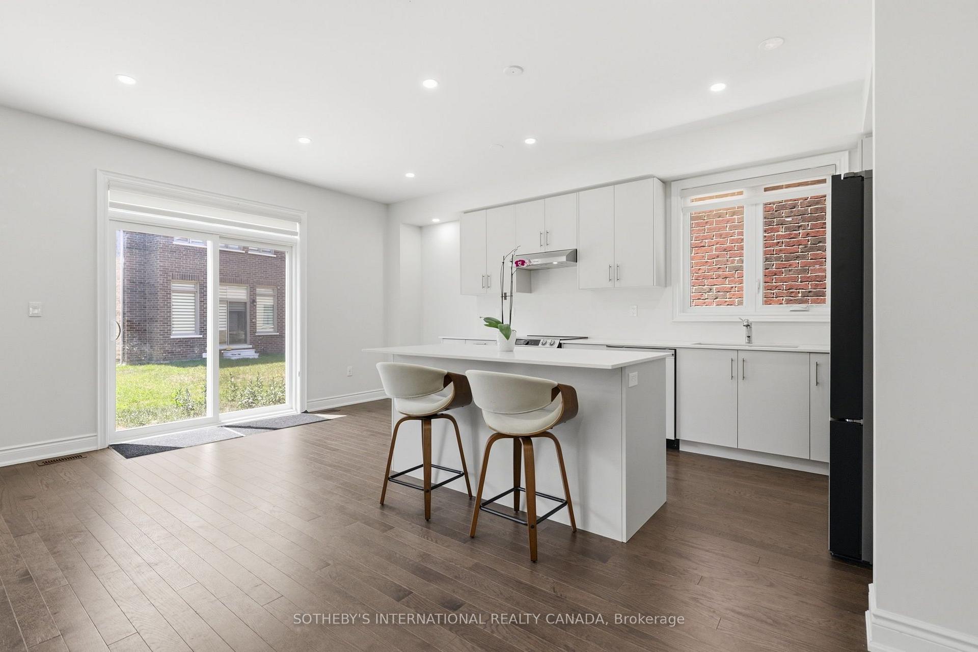 Photo 7 of 32 Bermondsey Way, Brampton, Bram West — HOMEH