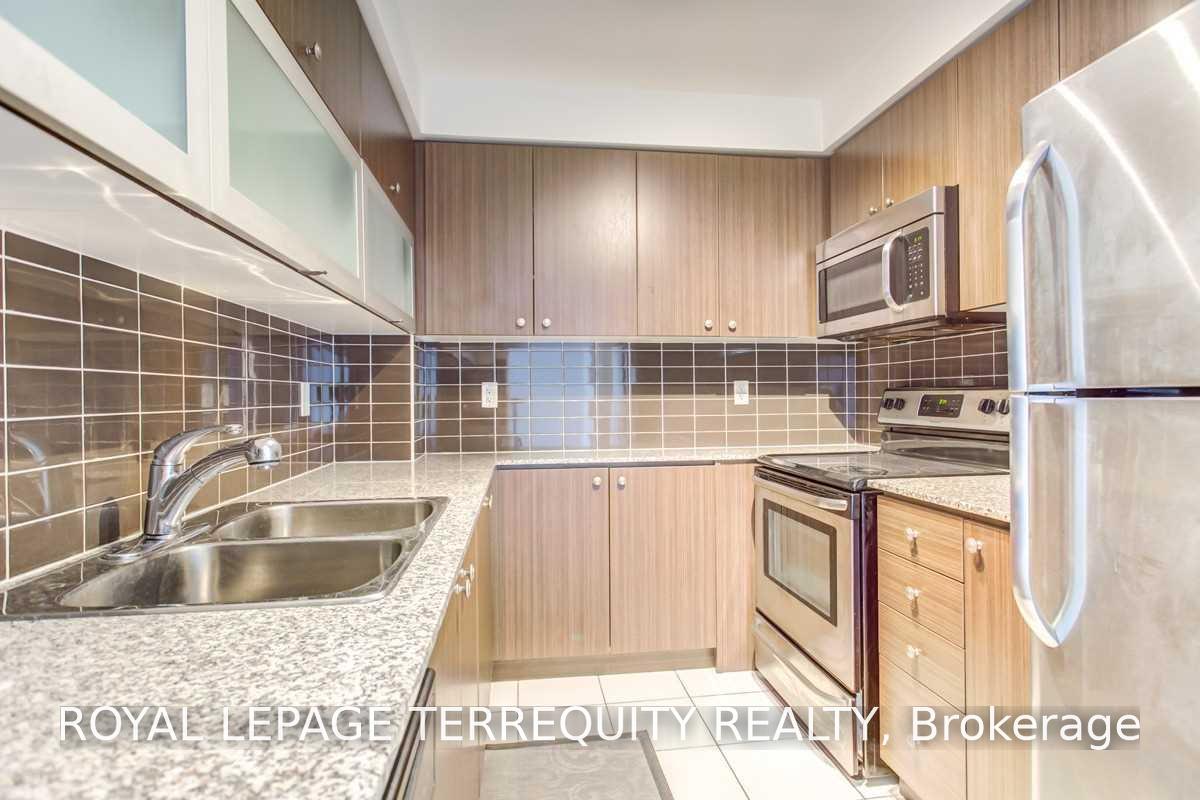 Photo 10 of Unit 3105, 2015 Sheppard Avenue E, North York, Henry Farm — HOMEH