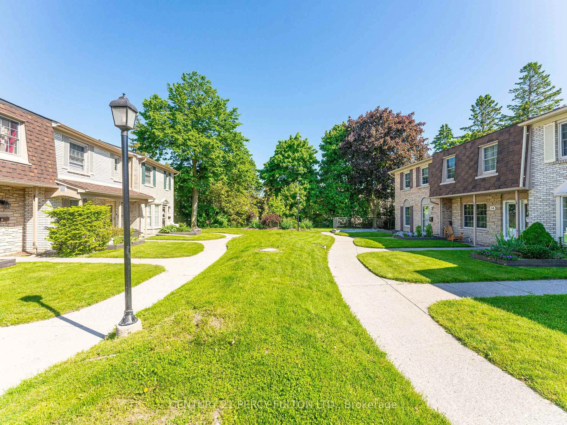 Photo 2 of Unit 48, 580 Eyer Drive, Pickering, West Shore — HOMEH