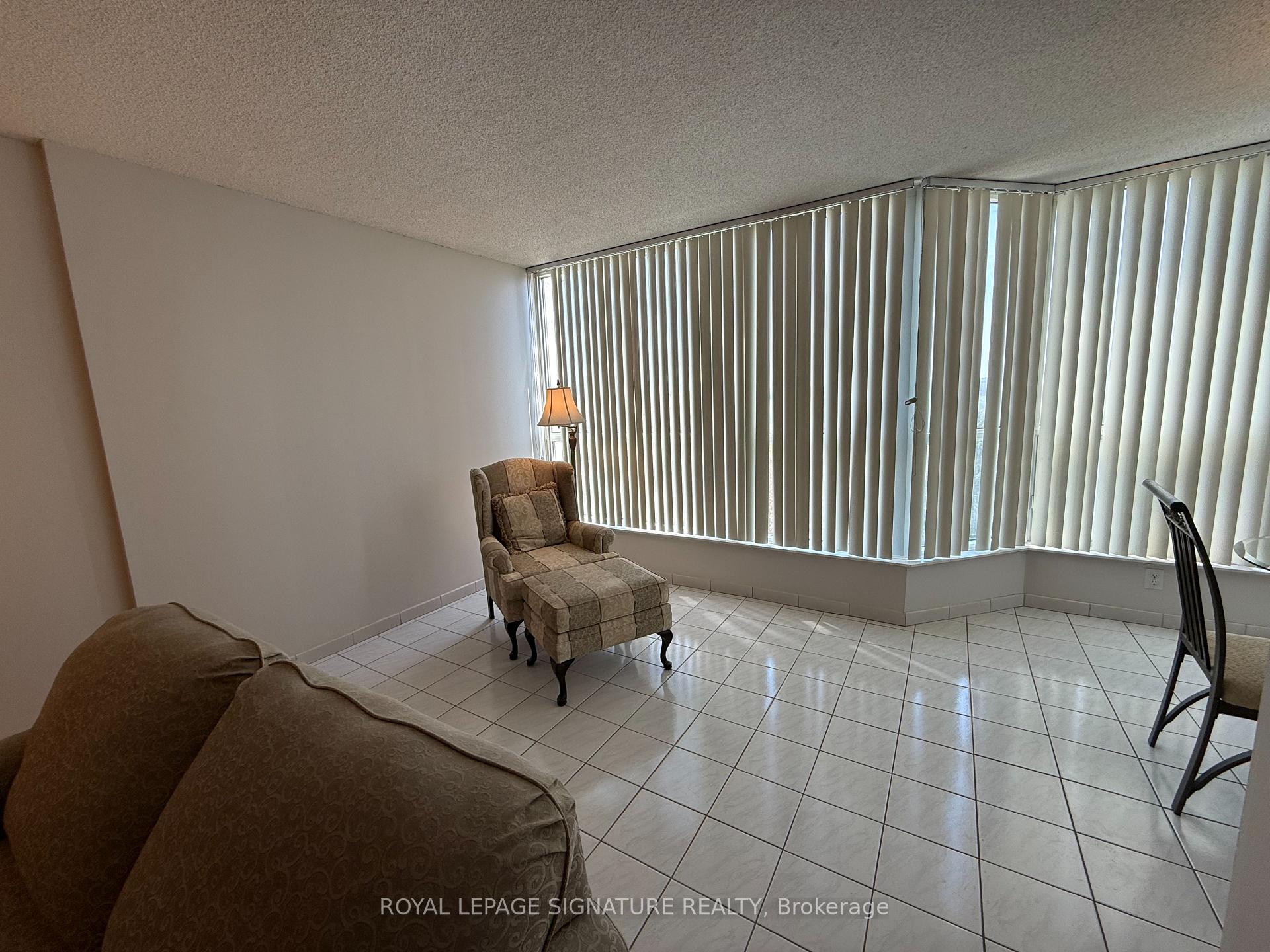 Photo 9 of Unit 407, 3 Rowntree Road, Etobicoke, Mount Olive-Silverstone-Jamestown — HOMEH