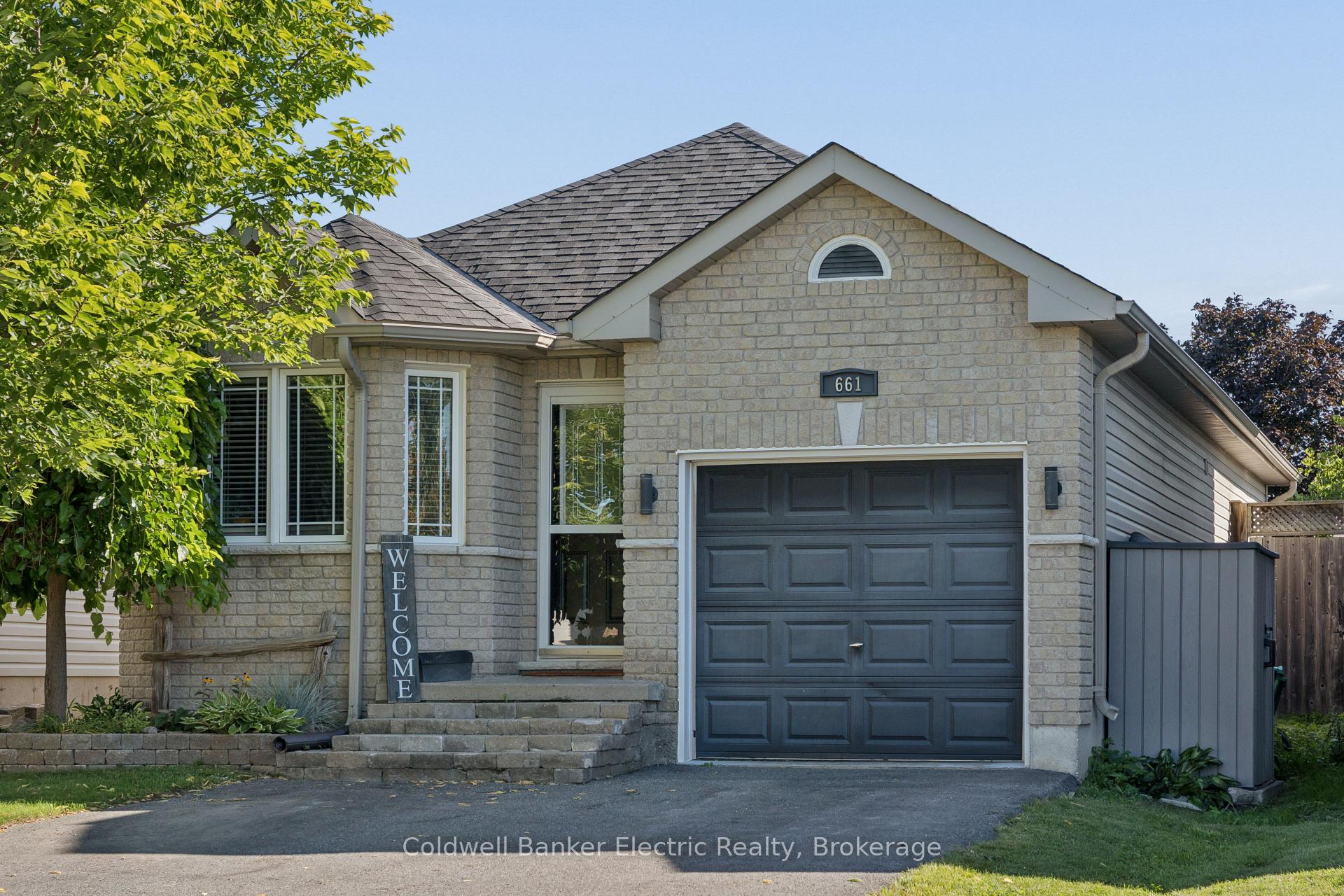 Photo 2 of 661 Clancy Crescent, Peterborough, Otonabee Ward 1 — HOMEH