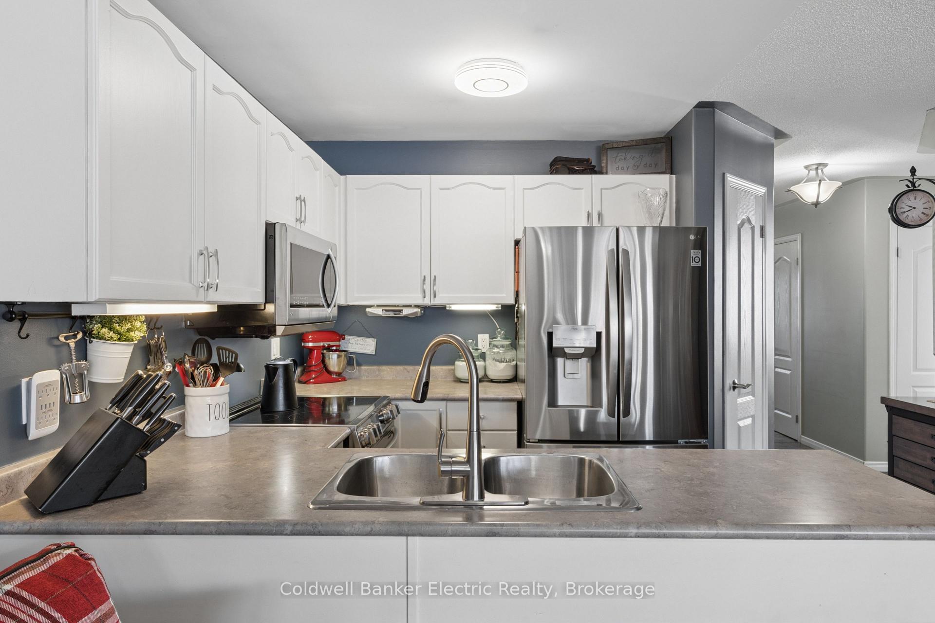 Photo 20 of 661 Clancy Crescent, Peterborough, Otonabee Ward 1 — HOMEH