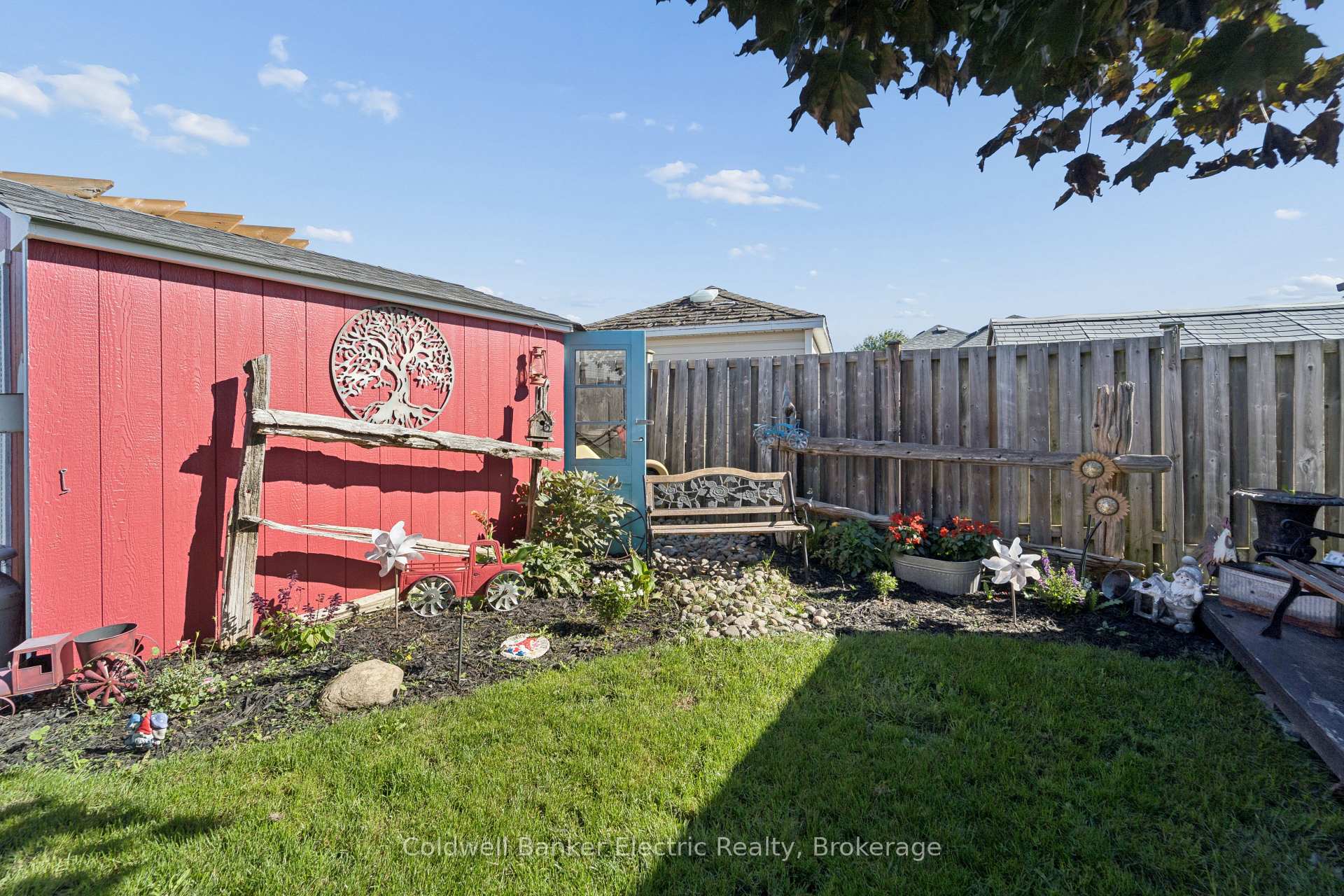 Photo 43 of 661 Clancy Crescent, Peterborough, Otonabee Ward 1 — HOMEH