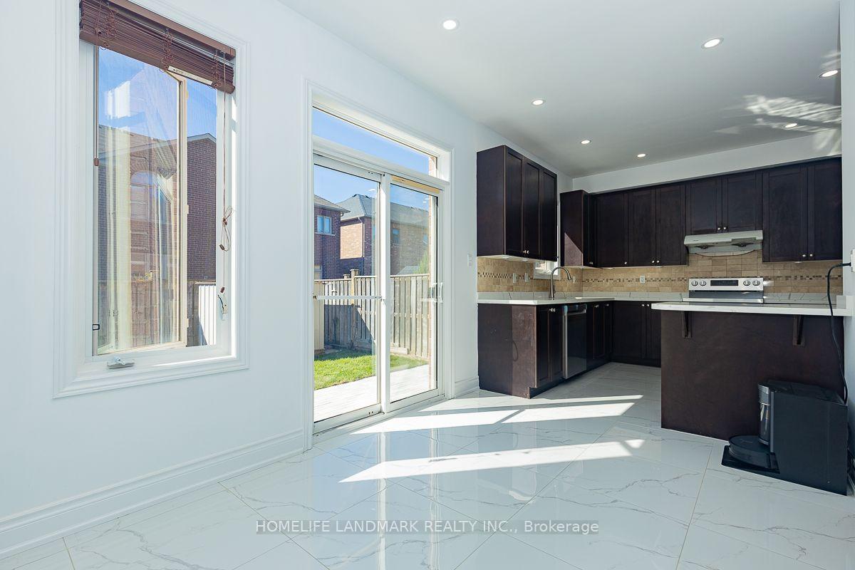 Photo 6 of 15 Chokecherry Crescent, Markham, Wismer — HOMEH