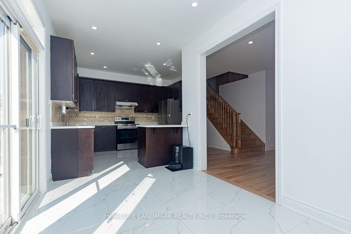 Photo 7 of 15 Chokecherry Crescent, Markham, Wismer — HOMEH