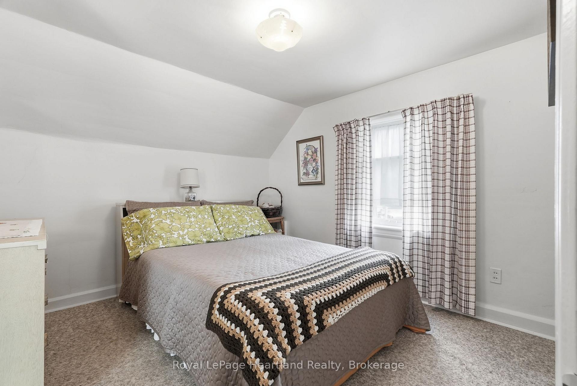 Photo 20 of 31 Louise Street, Minto — HOMEH