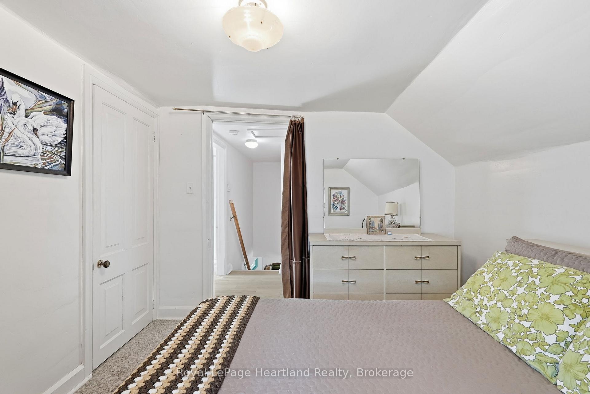 Photo 21 of 31 Louise Street, Minto — HOMEH