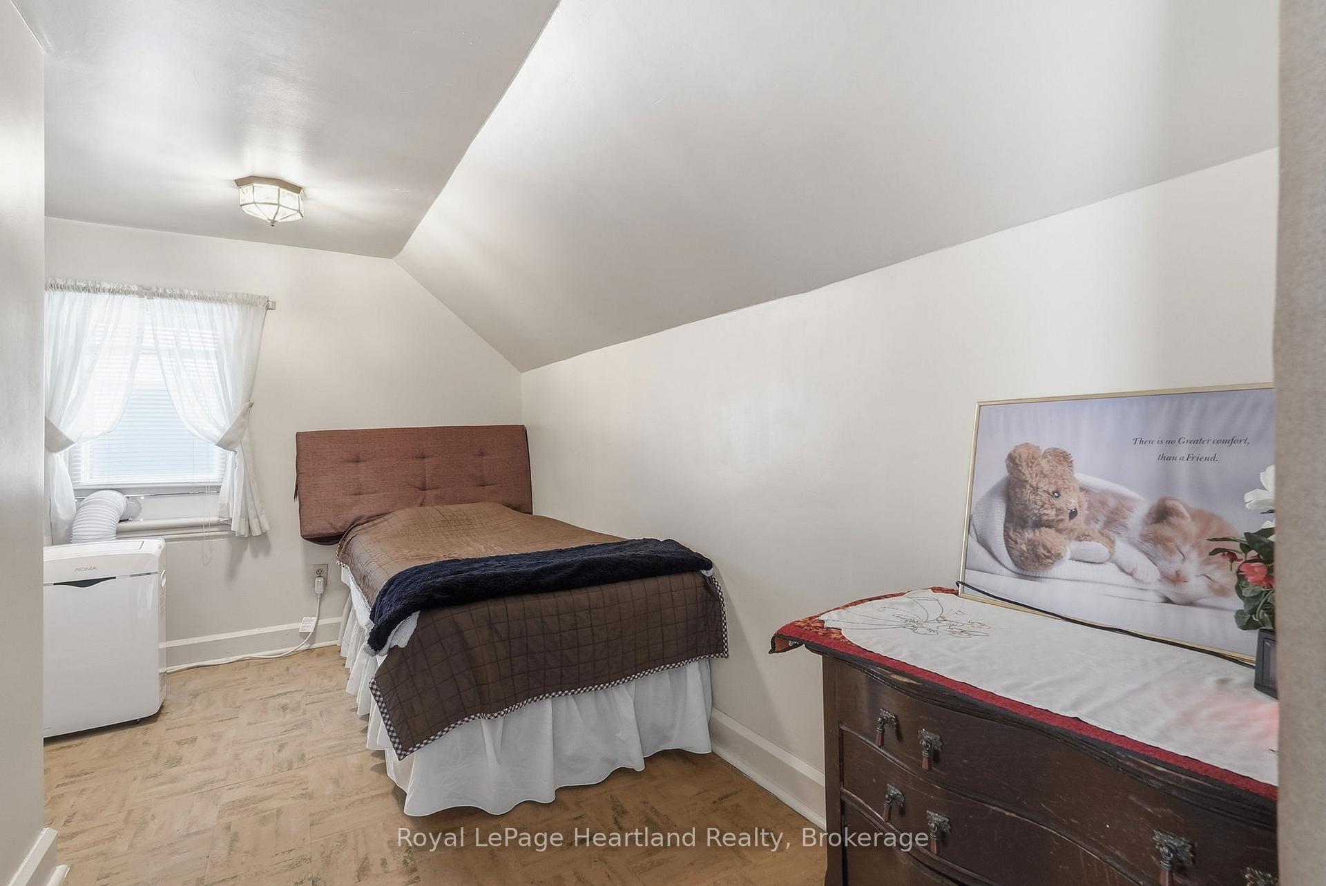Photo 22 of 31 Louise Street, Minto — HOMEH