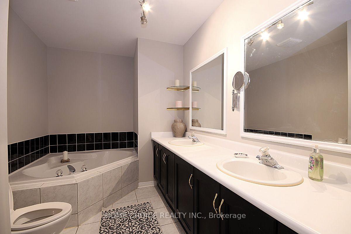 Photo 15 of 155 Hollandview Trail, Aurora, Bayview Wellington — HOMEH
