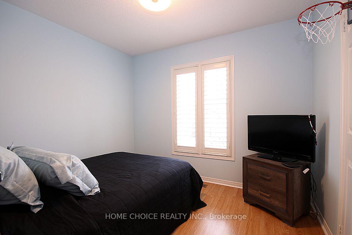 Photo 16 of 155 Hollandview Trail, Aurora, Bayview Wellington — HOMEH