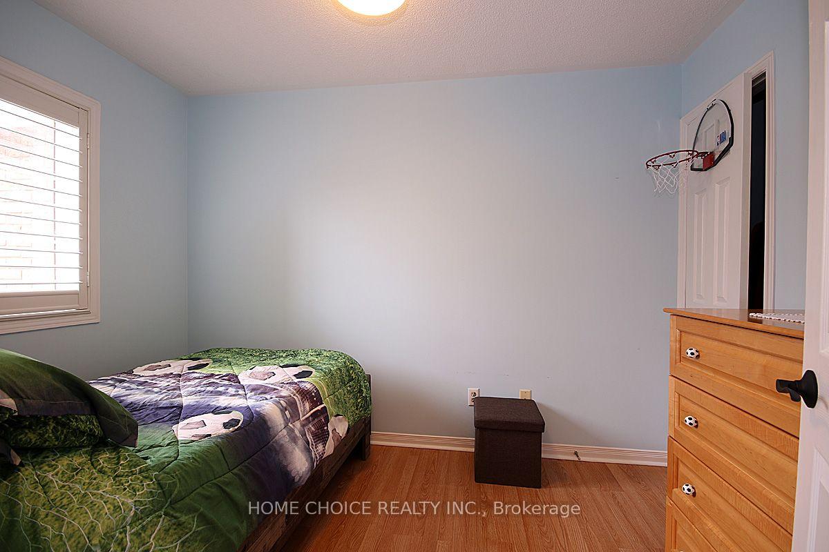 Photo 18 of 155 Hollandview Trail, Aurora, Bayview Wellington — HOMEH