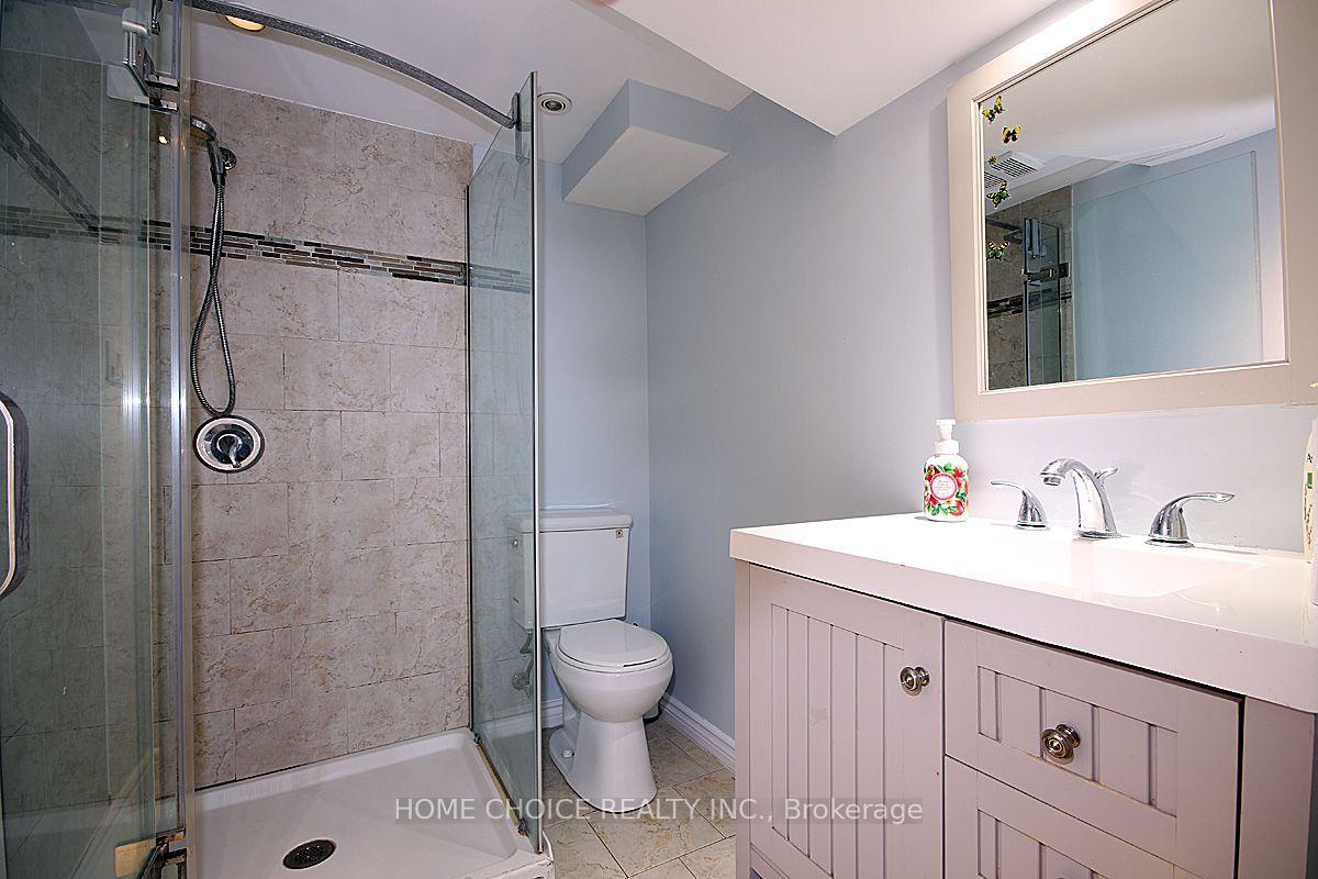 Photo 24 of 155 Hollandview Trail, Aurora, Bayview Wellington — HOMEH