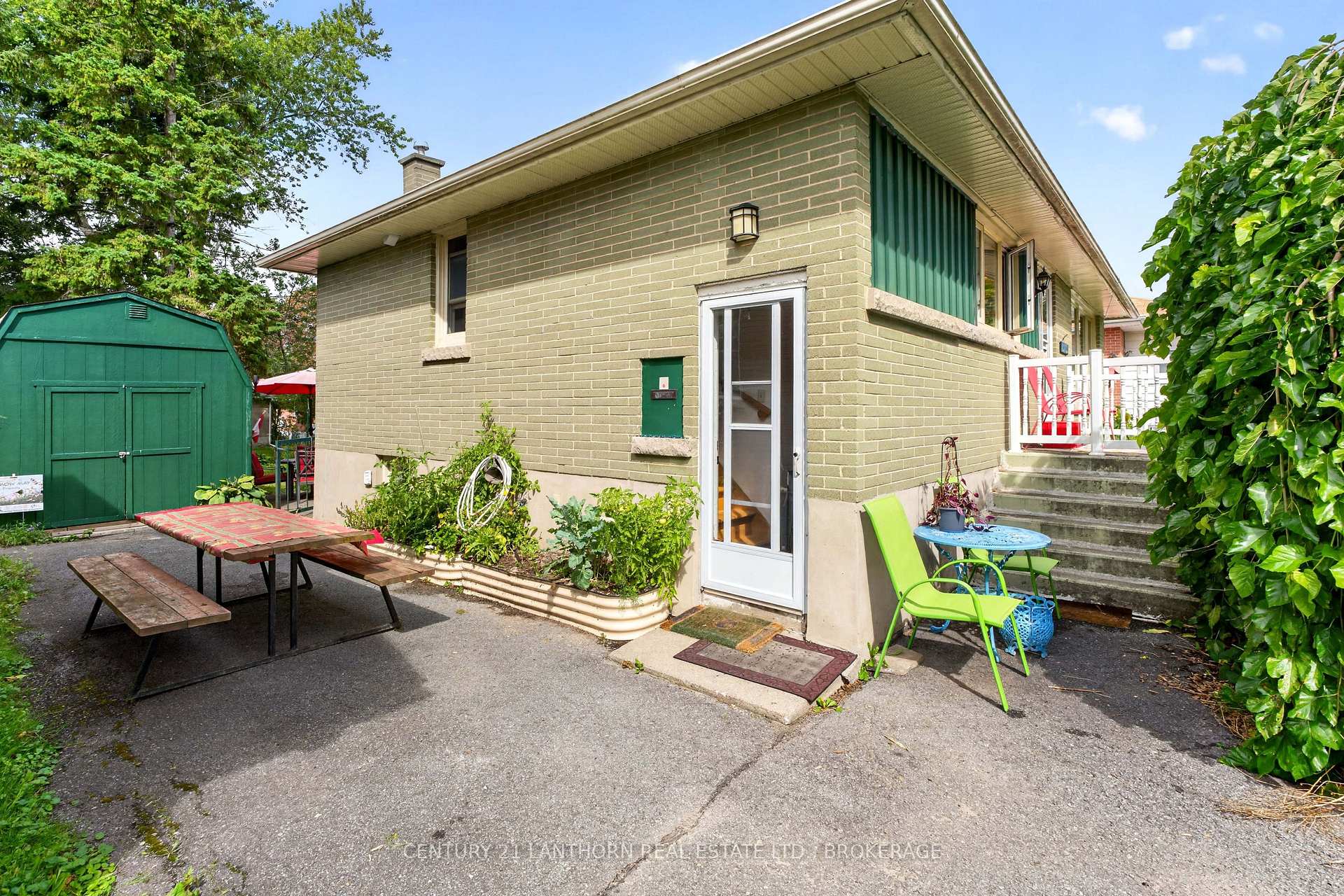 Photo 3 of 244 Yonge Street, Kingston, Central City West — HOMEH