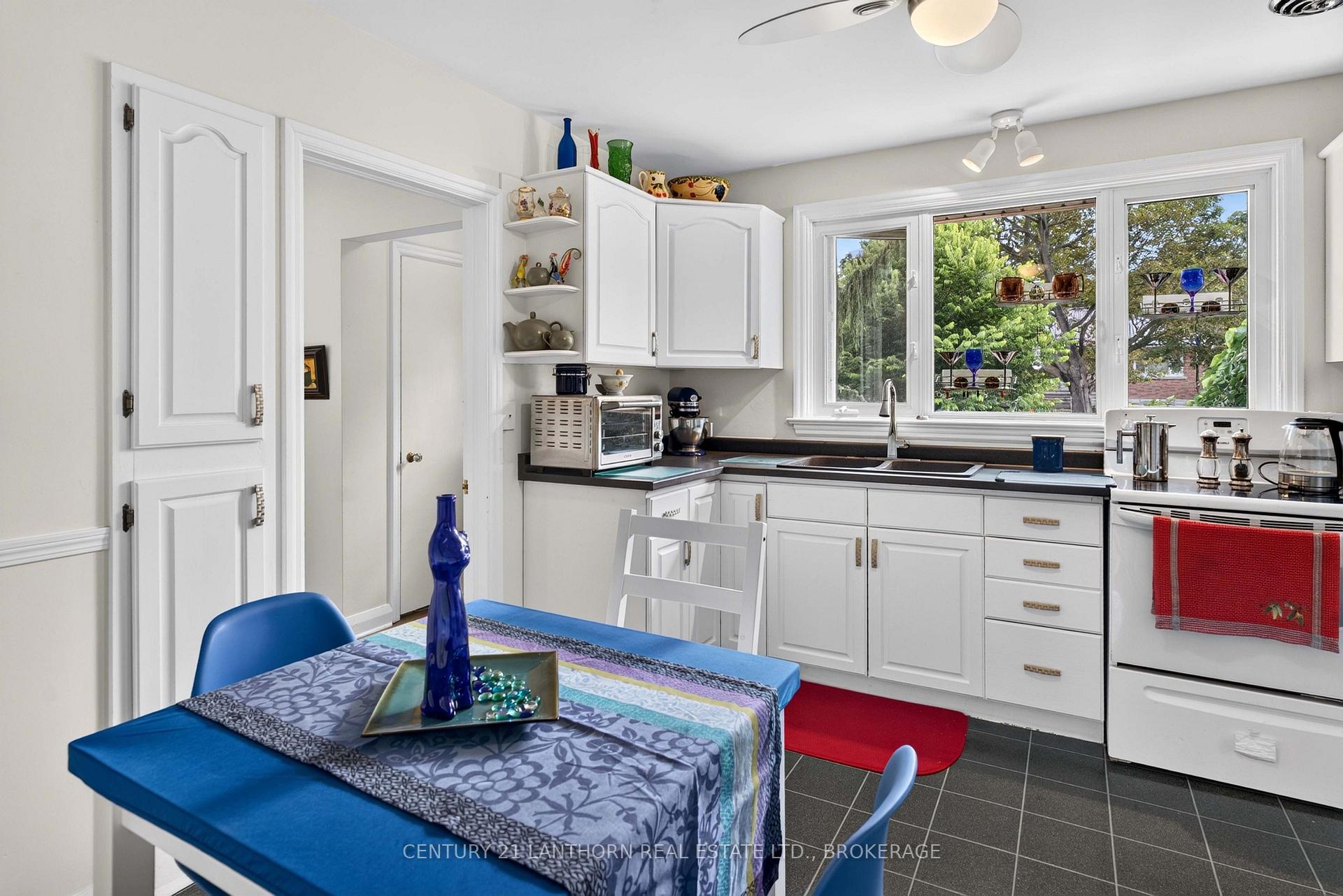 Photo 6 of 244 Yonge Street, Kingston, Central City West — HOMEH