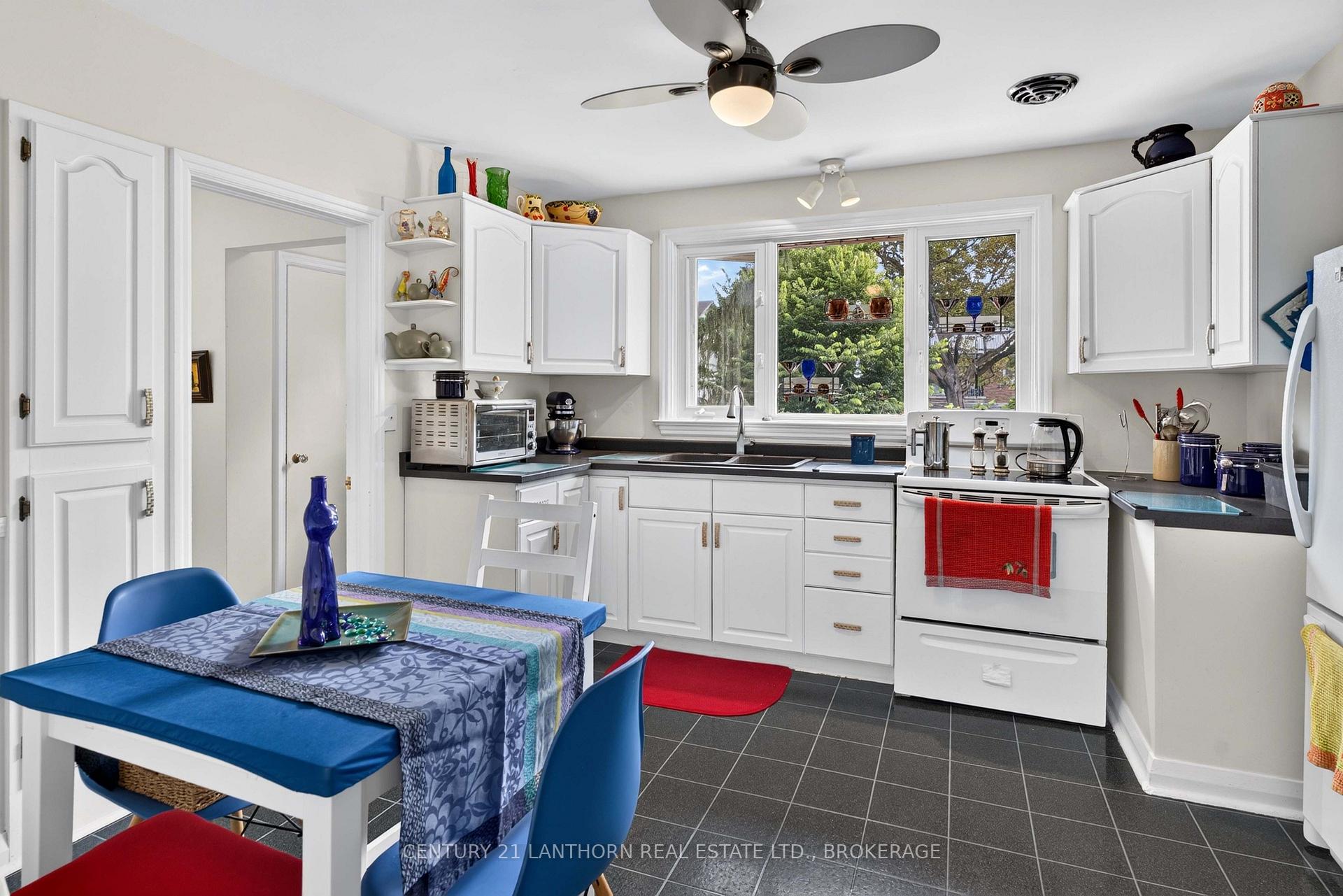 Photo 7 of 244 Yonge Street, Kingston, Central City West — HOMEH