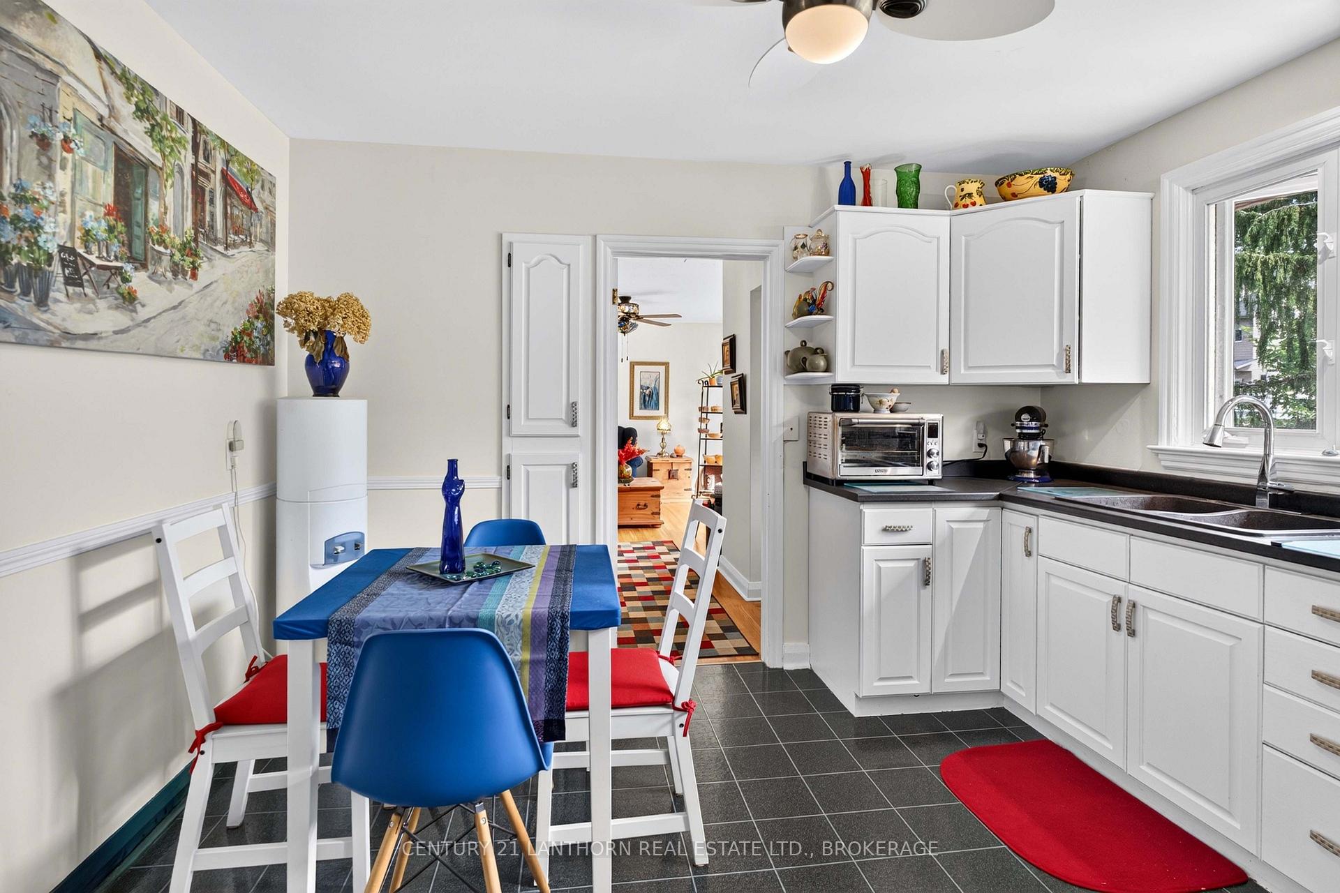 Photo 9 of 244 Yonge Street, Kingston, Central City West — HOMEH