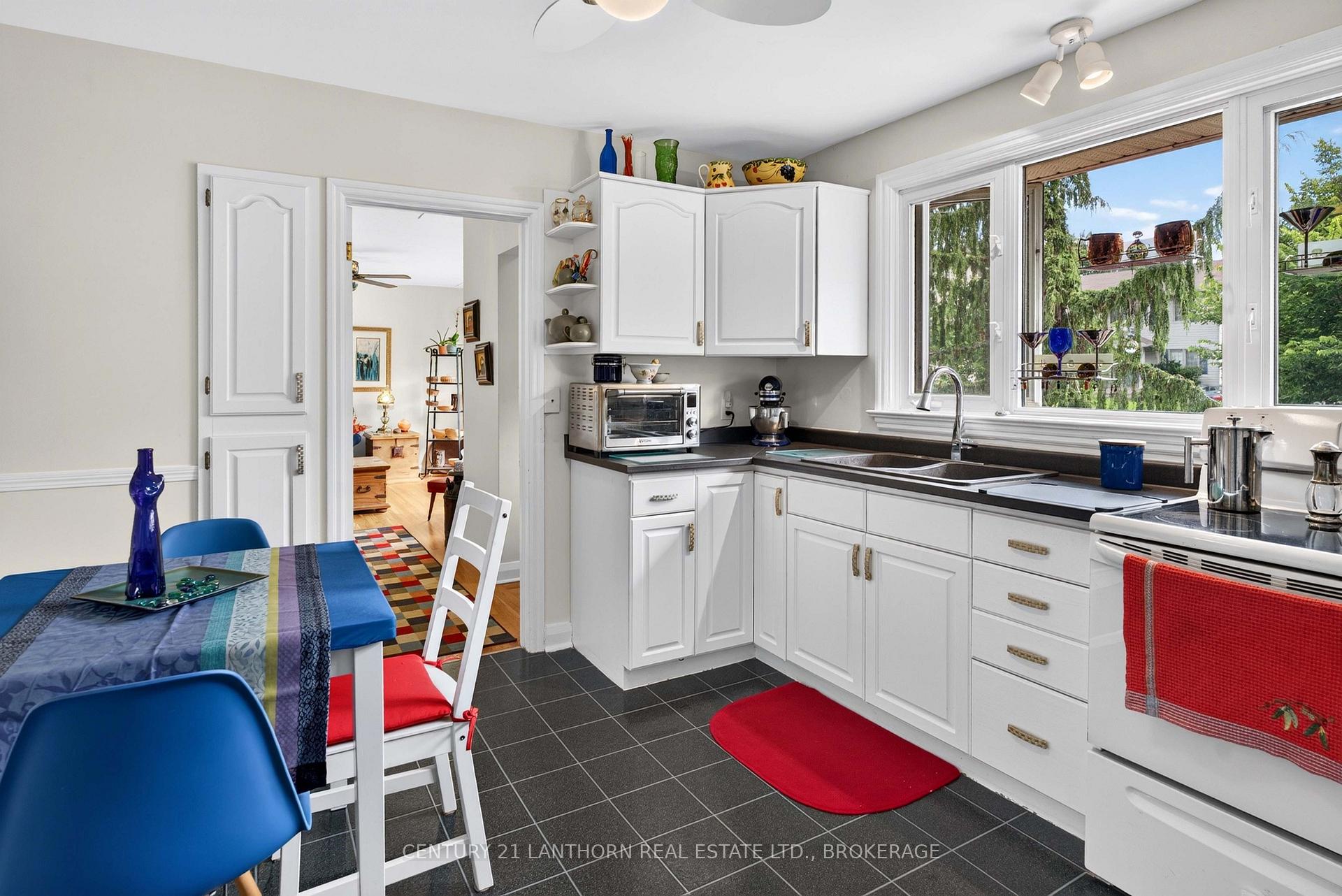 Photo 11 of 244 Yonge Street, Kingston, Central City West — HOMEH
