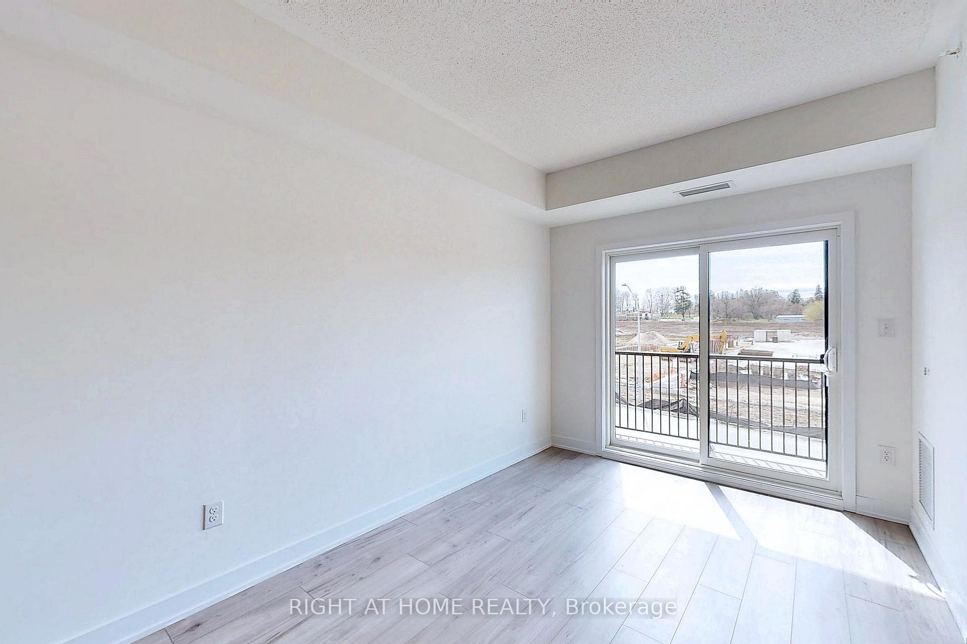 Photo 7 of Unit 204, 8 Culinary Lane, Barrie, Rural Barrie Southeast — HOMEH