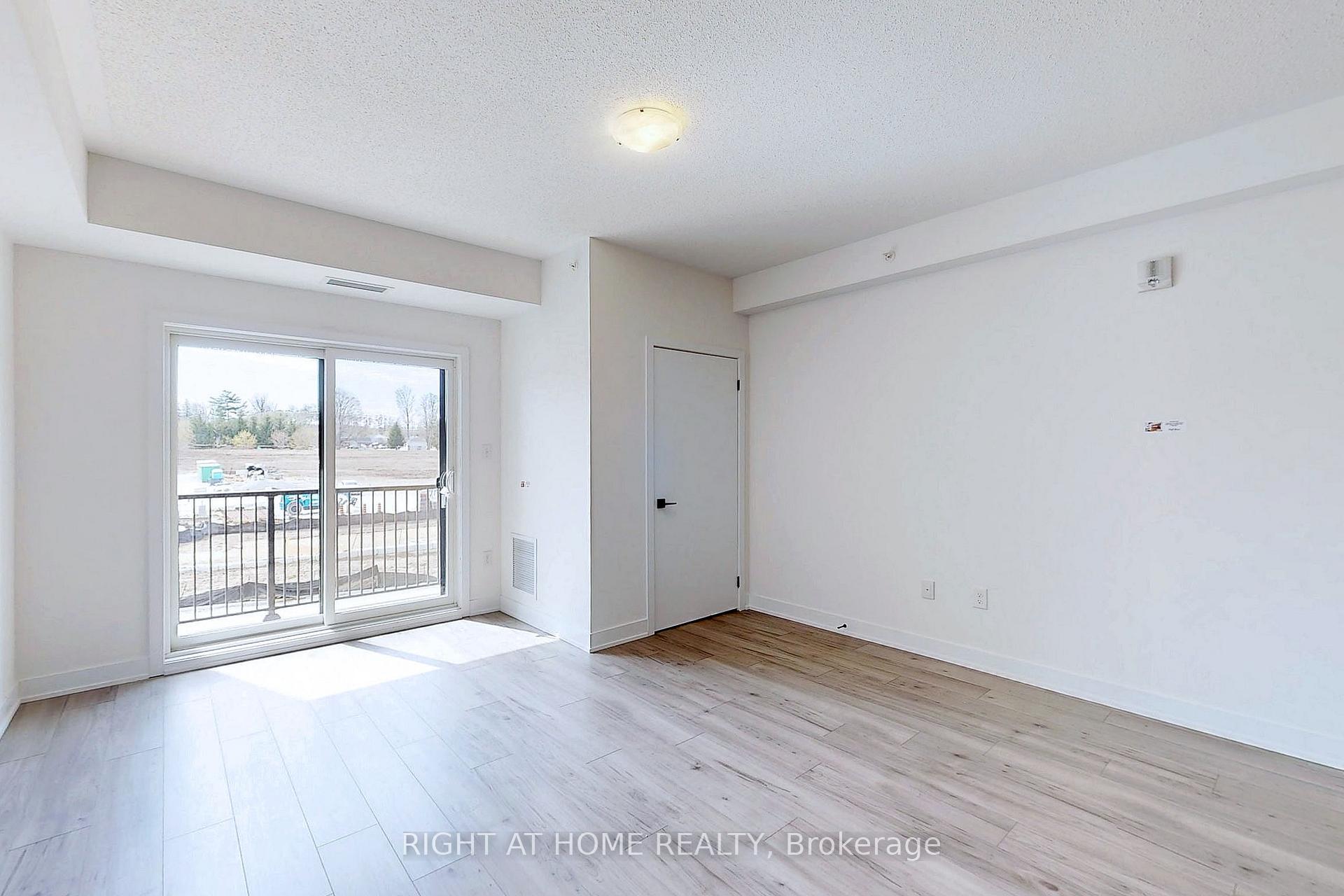 Photo 8 of Unit 204, 8 Culinary Lane, Barrie, Rural Barrie Southeast — HOMEH
