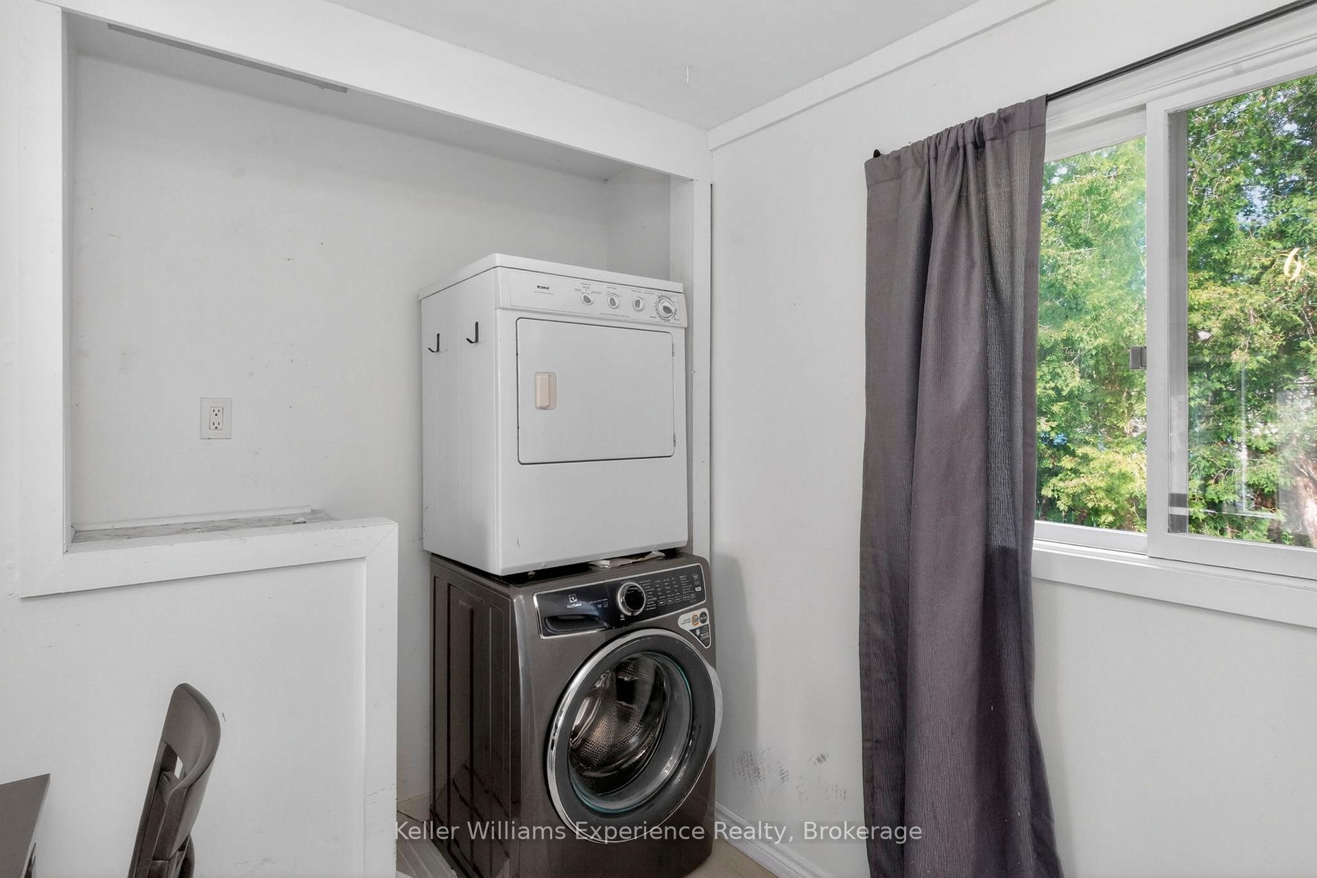 Photo 7 of 9782 Beachwood Drive, Collingwood — HOMEH