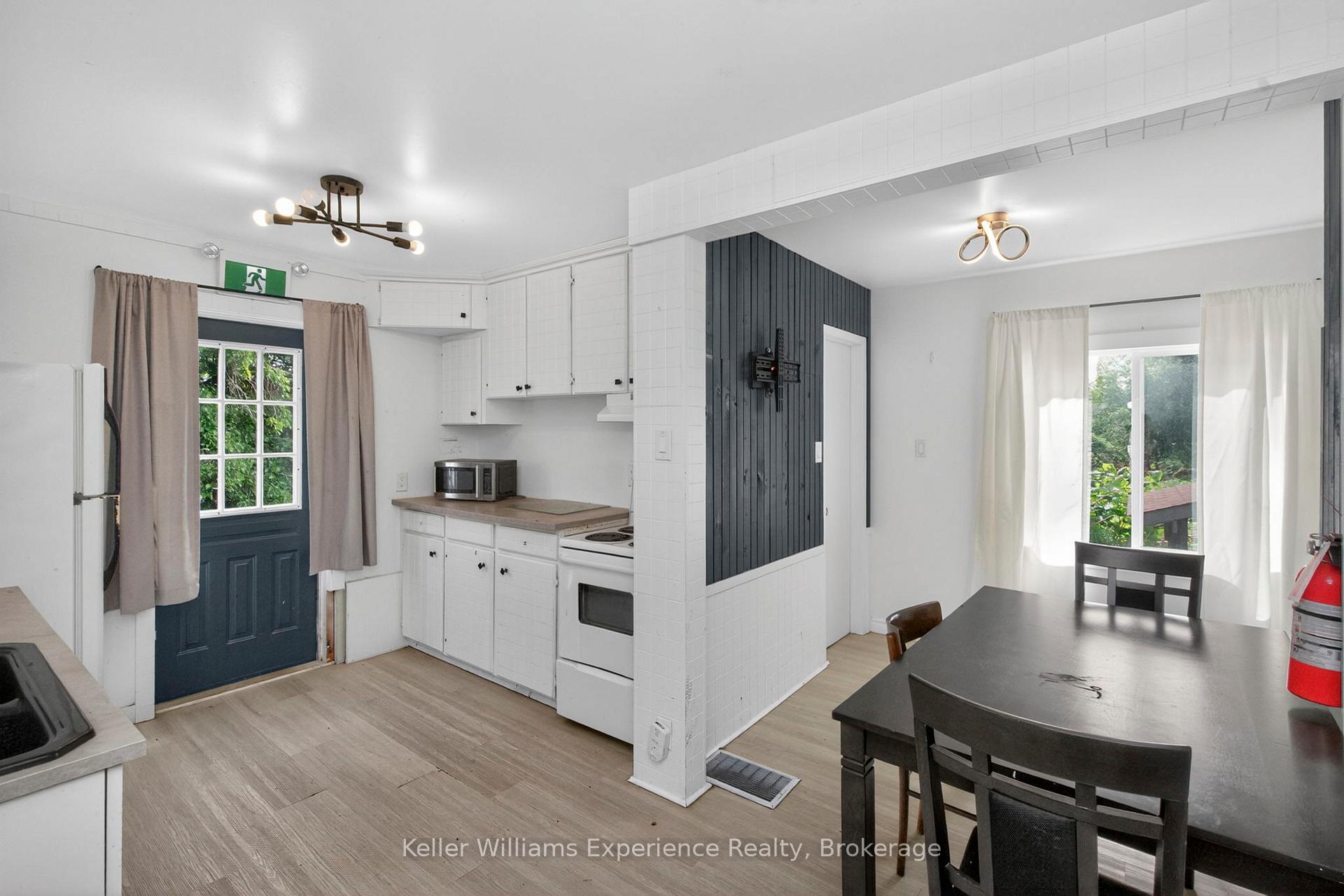 Photo 8 of 9782 Beachwood Drive, Collingwood — HOMEH