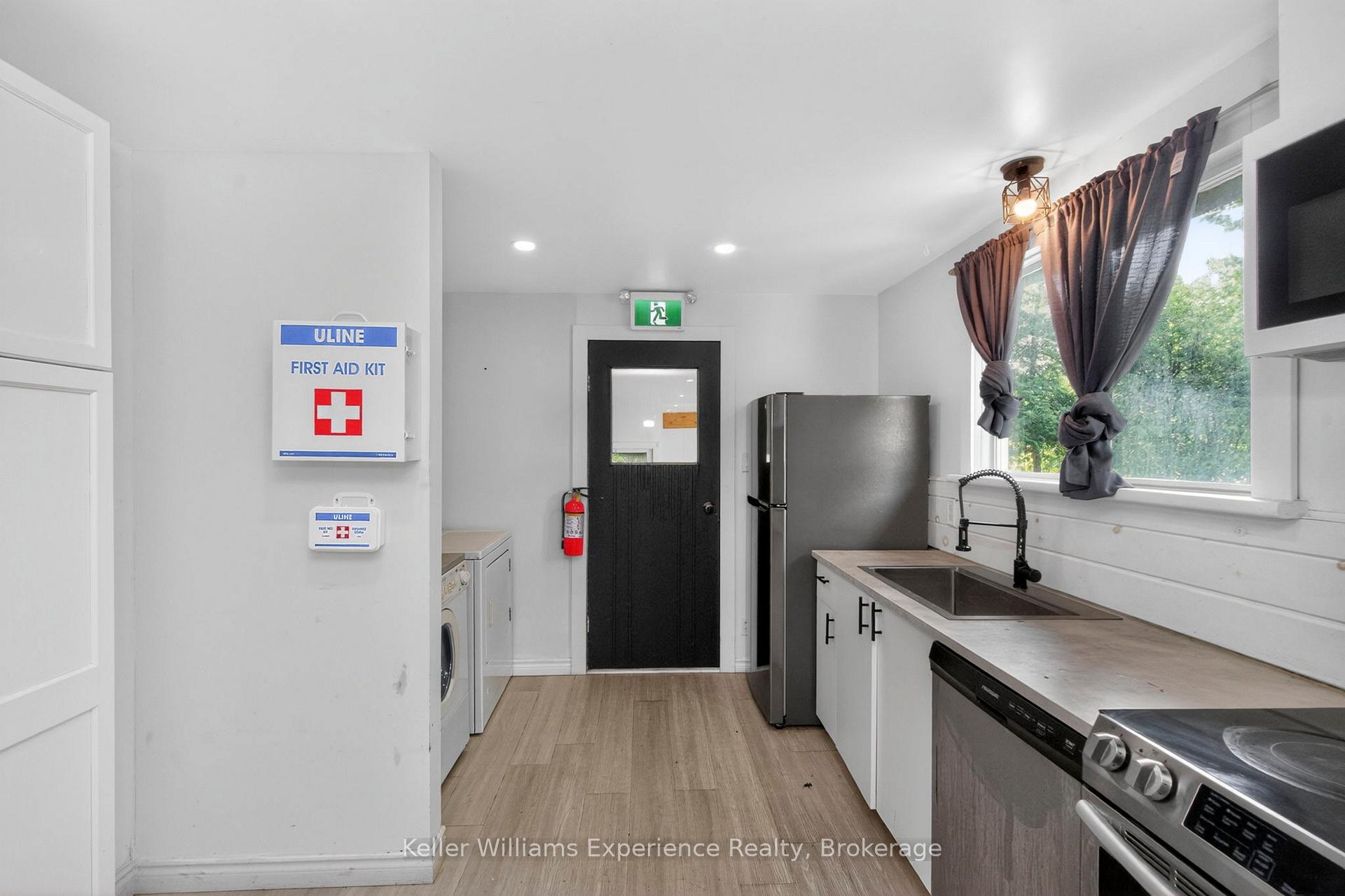 Photo 18 of 9782 Beachwood Drive, Collingwood — HOMEH