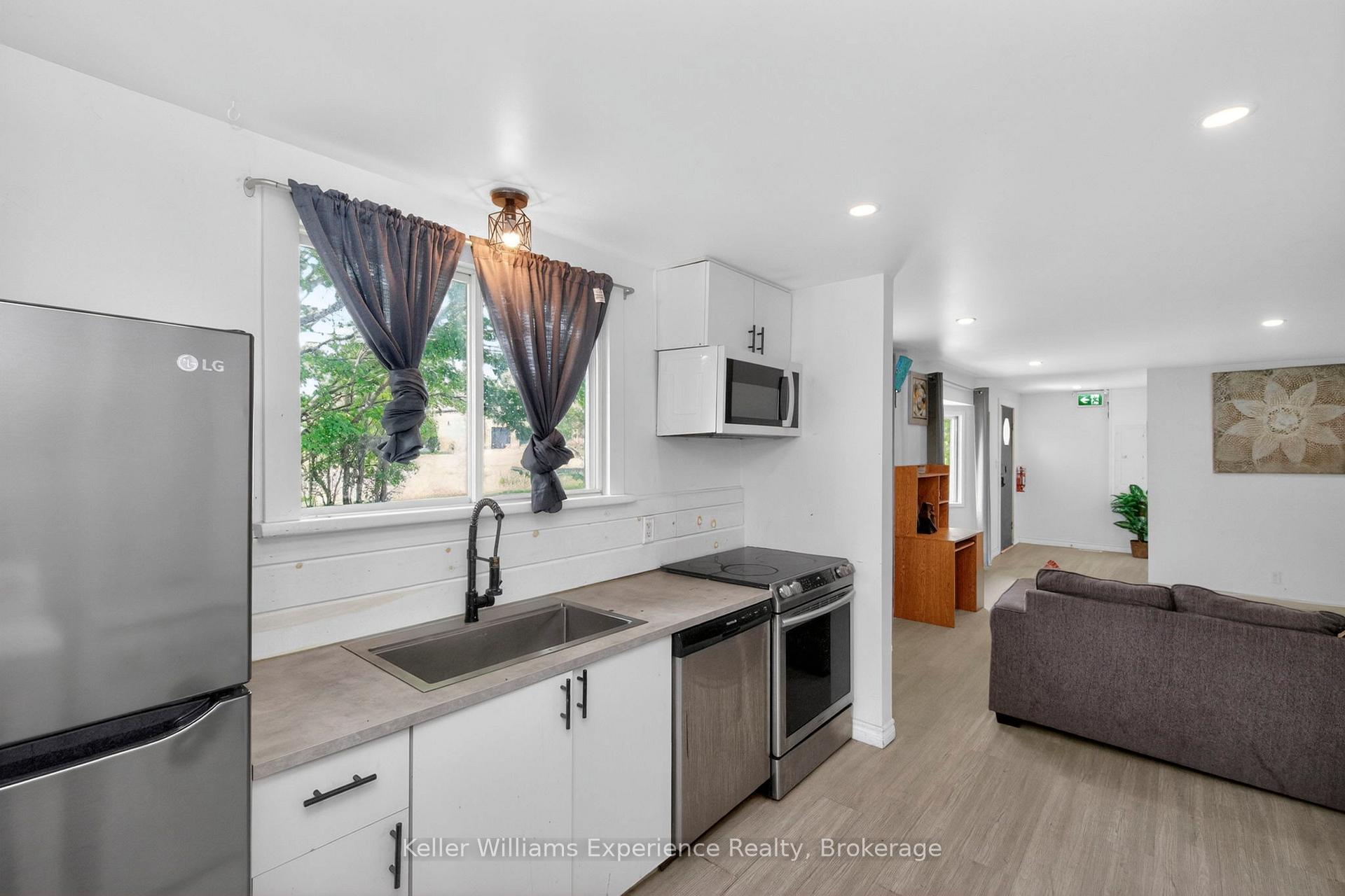 Photo 20 of 9782 Beachwood Drive, Collingwood — HOMEH