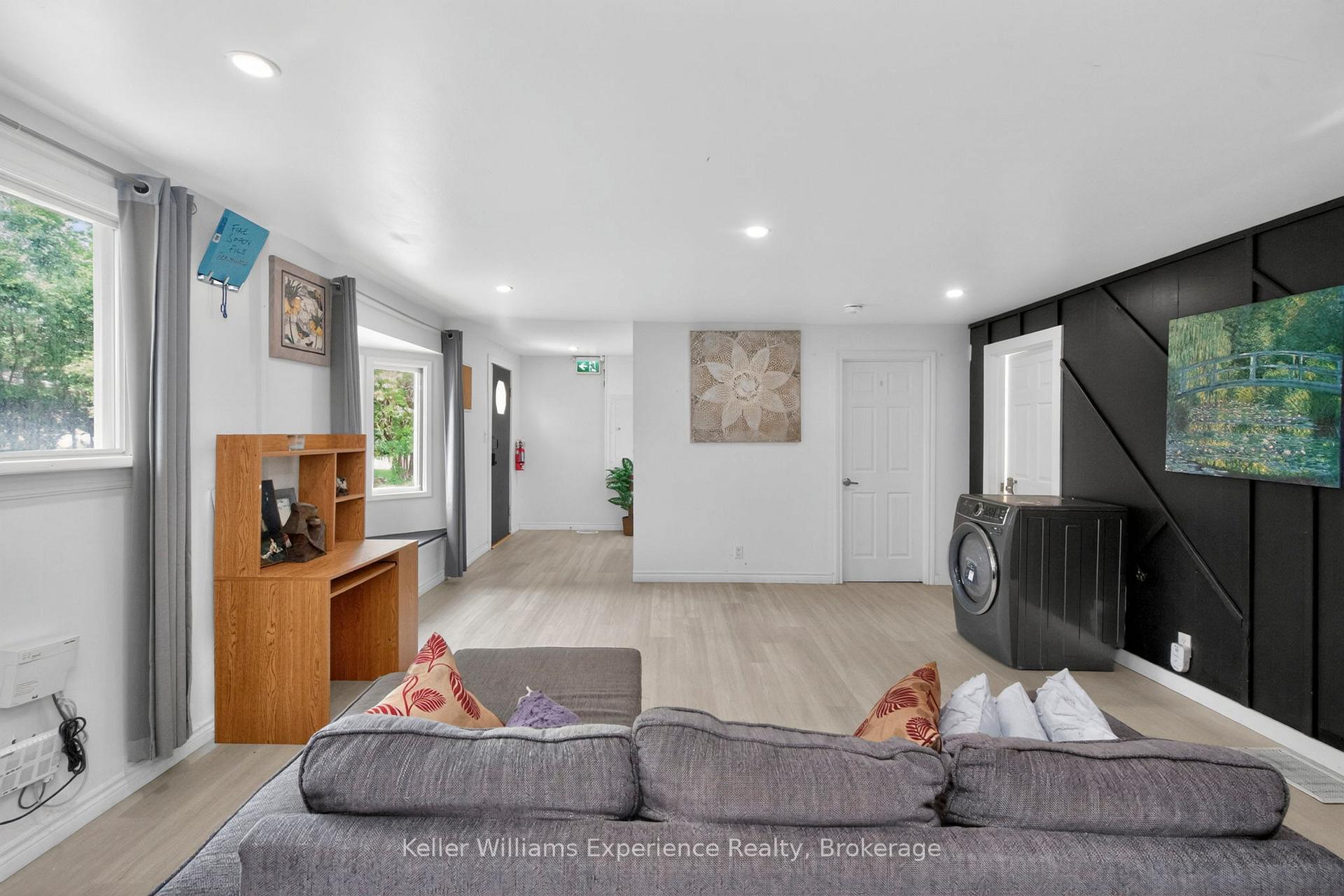 Photo 22 of 9782 Beachwood Drive, Collingwood — HOMEH