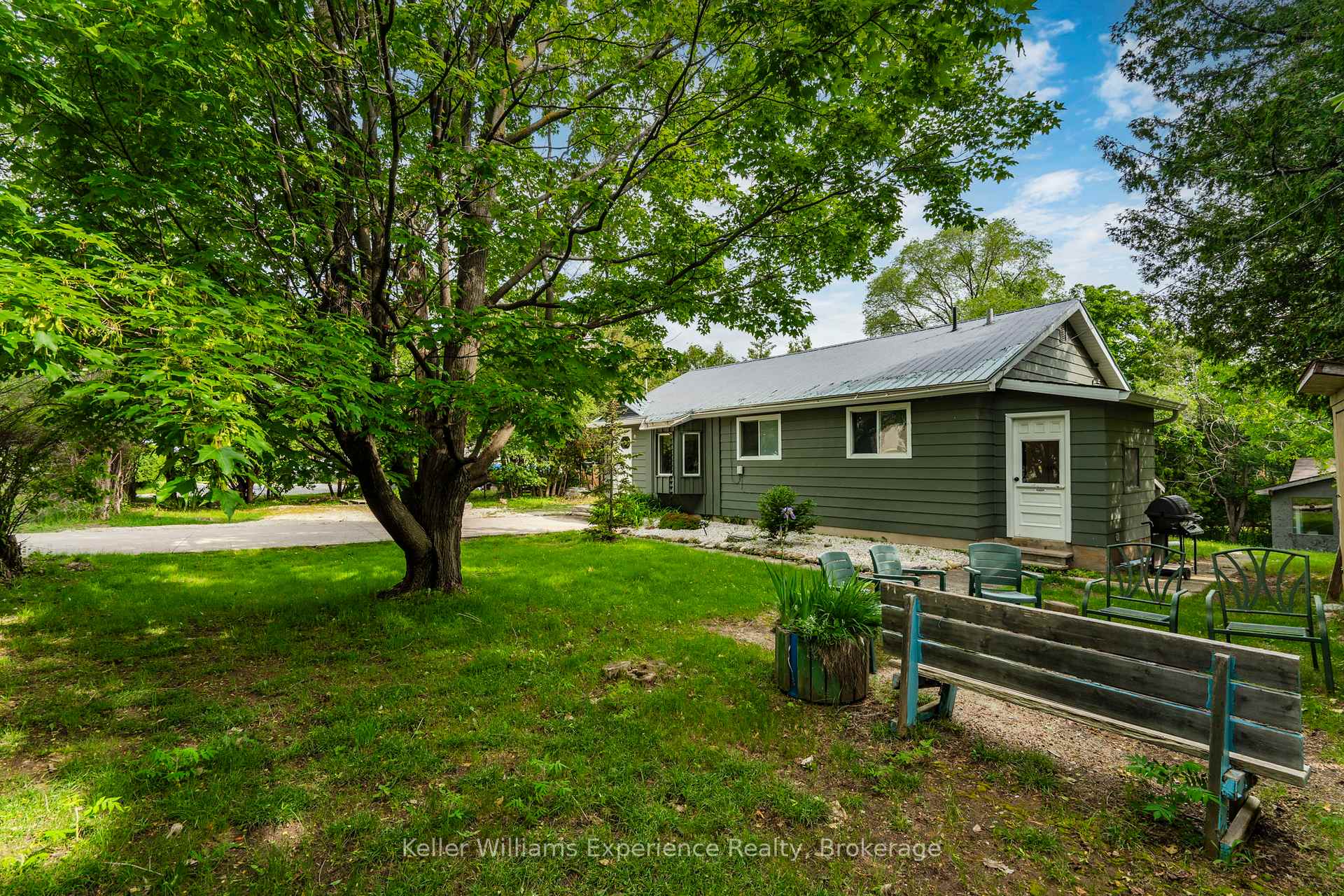 Photo 41 of 9782 Beachwood Drive, Collingwood — HOMEH