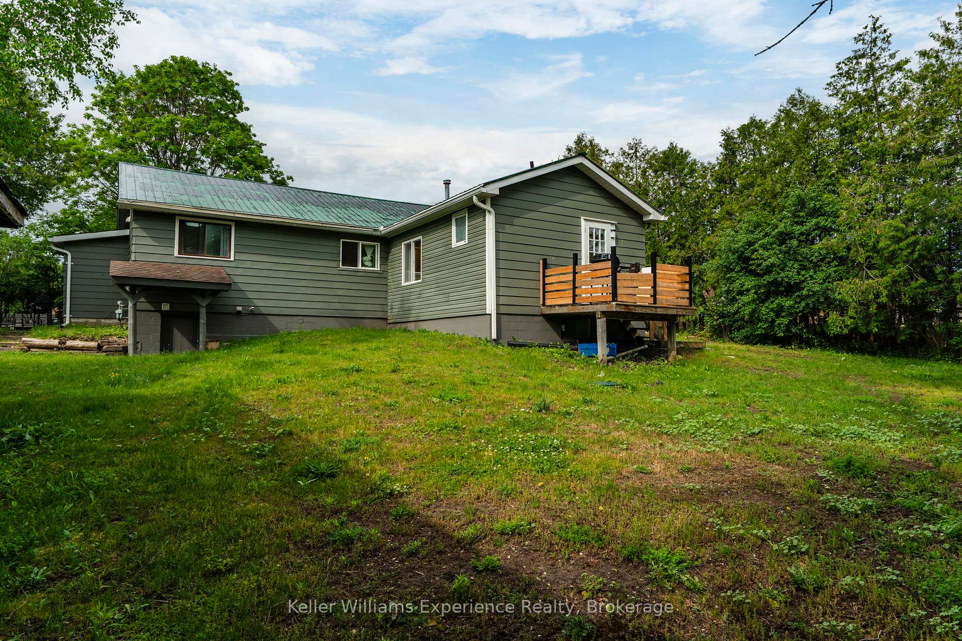 Photo 43 of 9782 Beachwood Drive, Collingwood — HOMEH