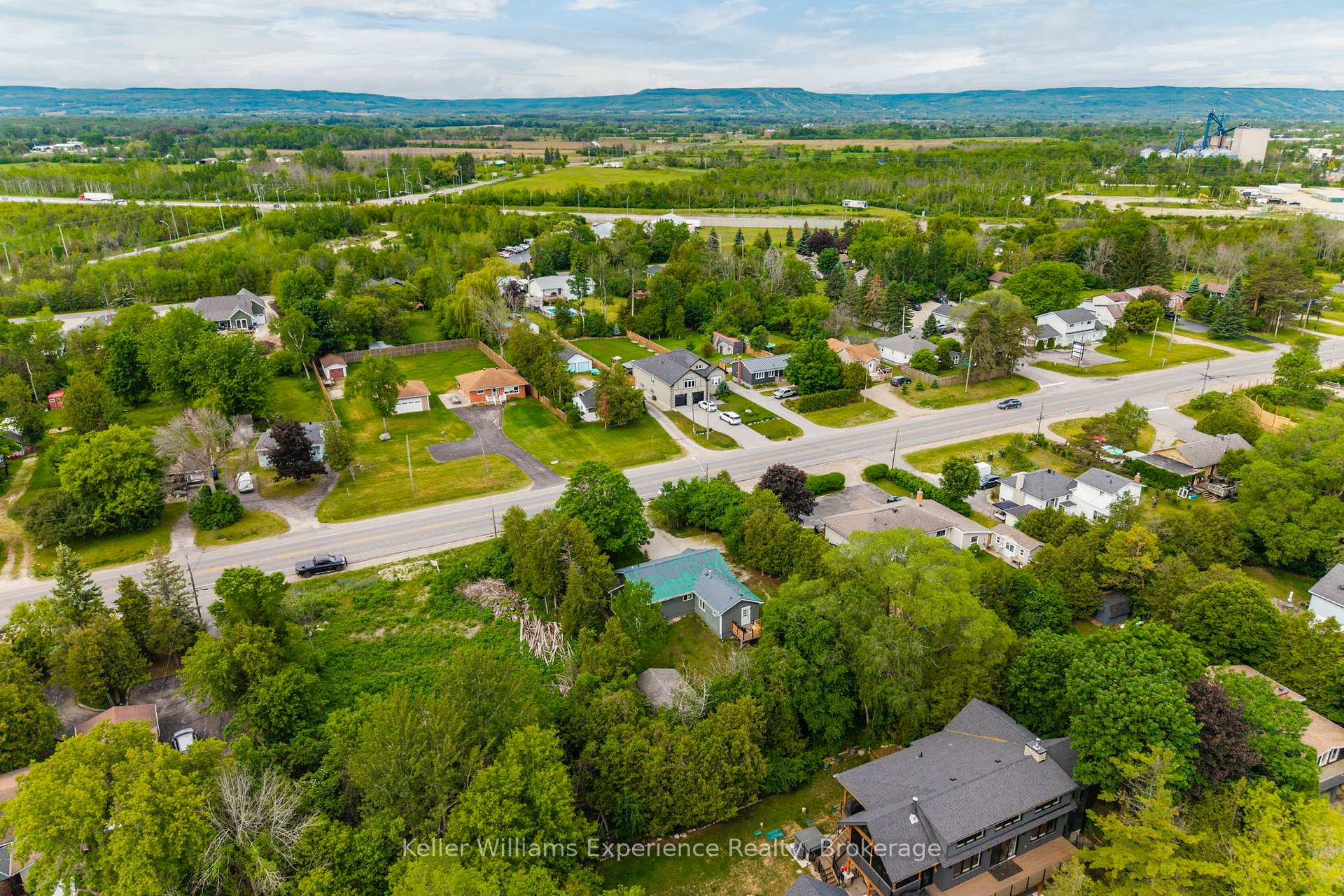 Photo 45 of 9782 Beachwood Drive, Collingwood — HOMEH
