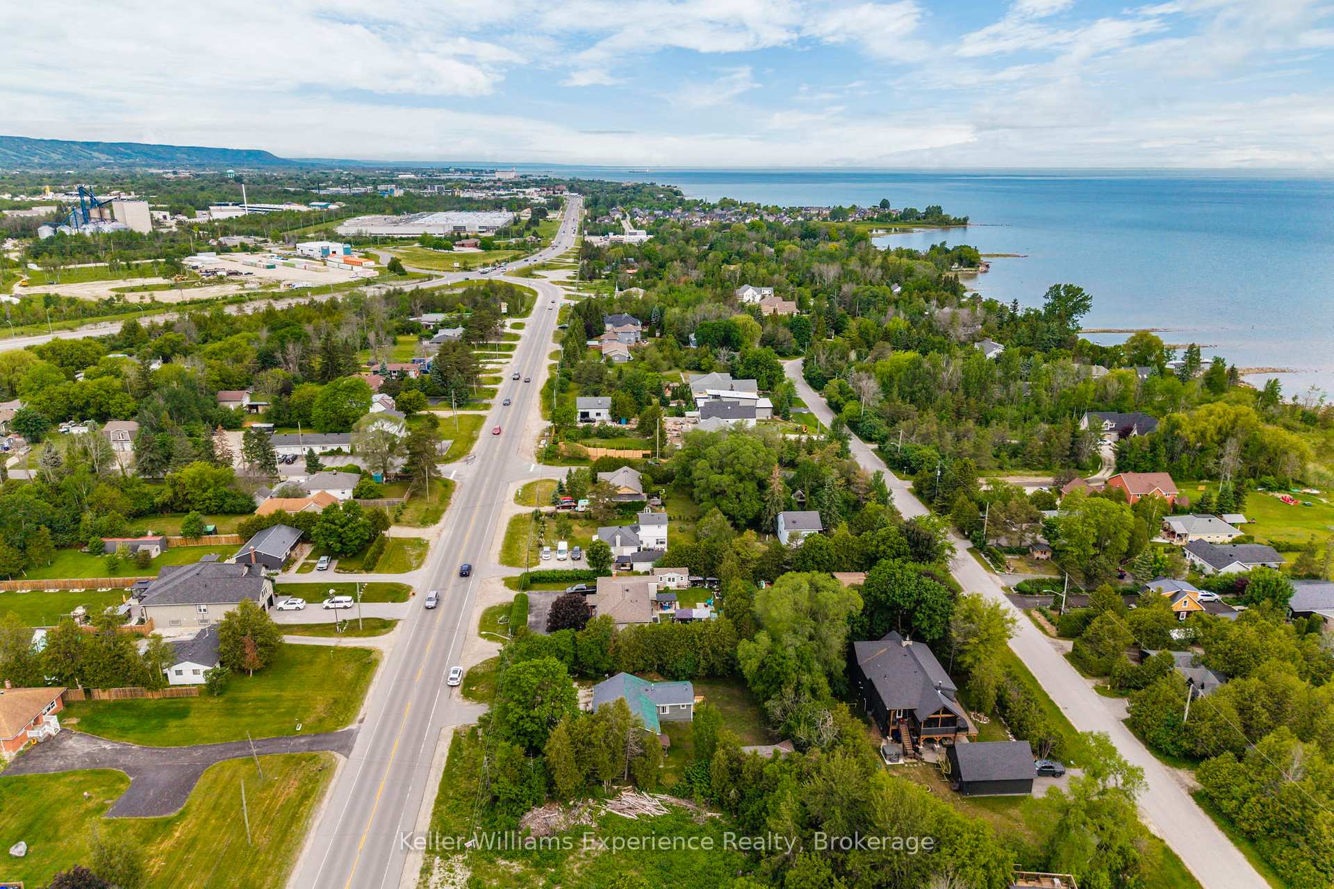 Photo 46 of 9782 Beachwood Drive, Collingwood — HOMEH