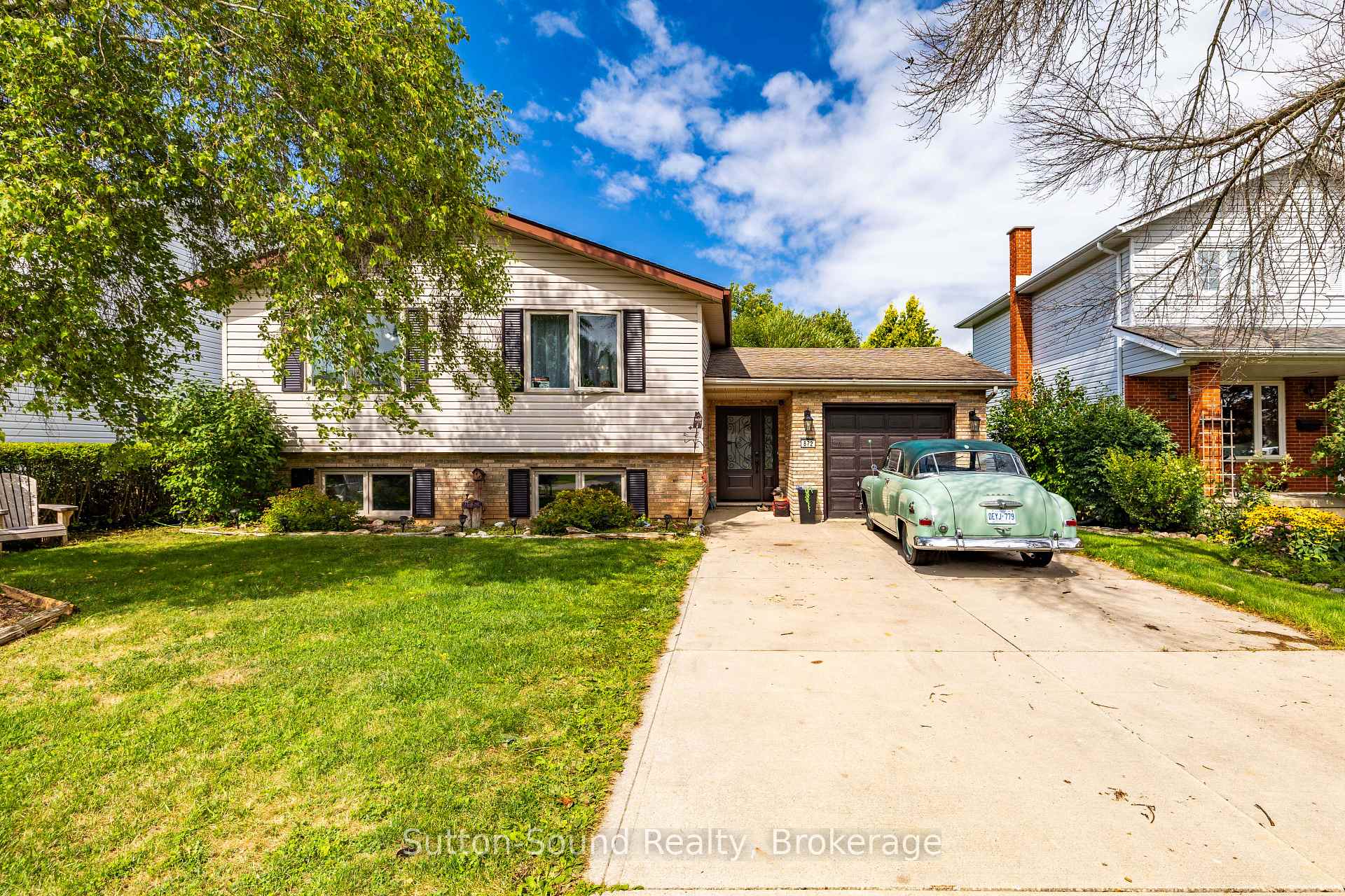 Front of 872 26th Street E