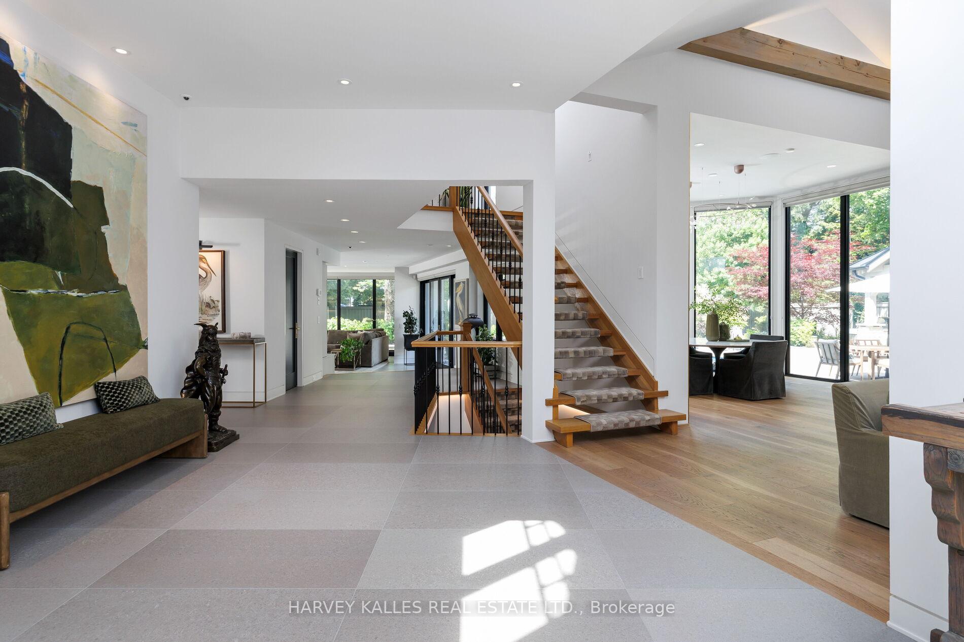 Photo 7 of 66 Thorncrest Road, Etobicoke, Princess-Rosethorn — HOMEH