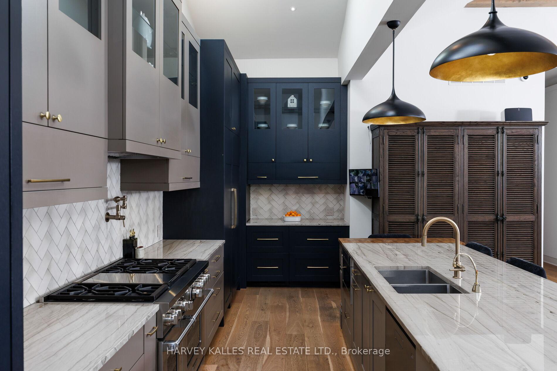 Photo 15 of 66 Thorncrest Road, Etobicoke, Princess-Rosethorn — HOMEH