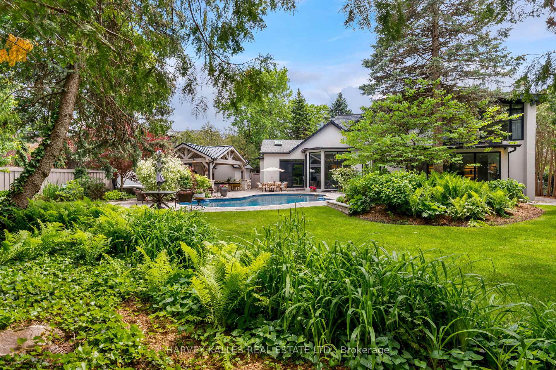Photo 1 of 66 Thorncrest Road, Etobicoke, Princess-Rosethorn — HOMEH