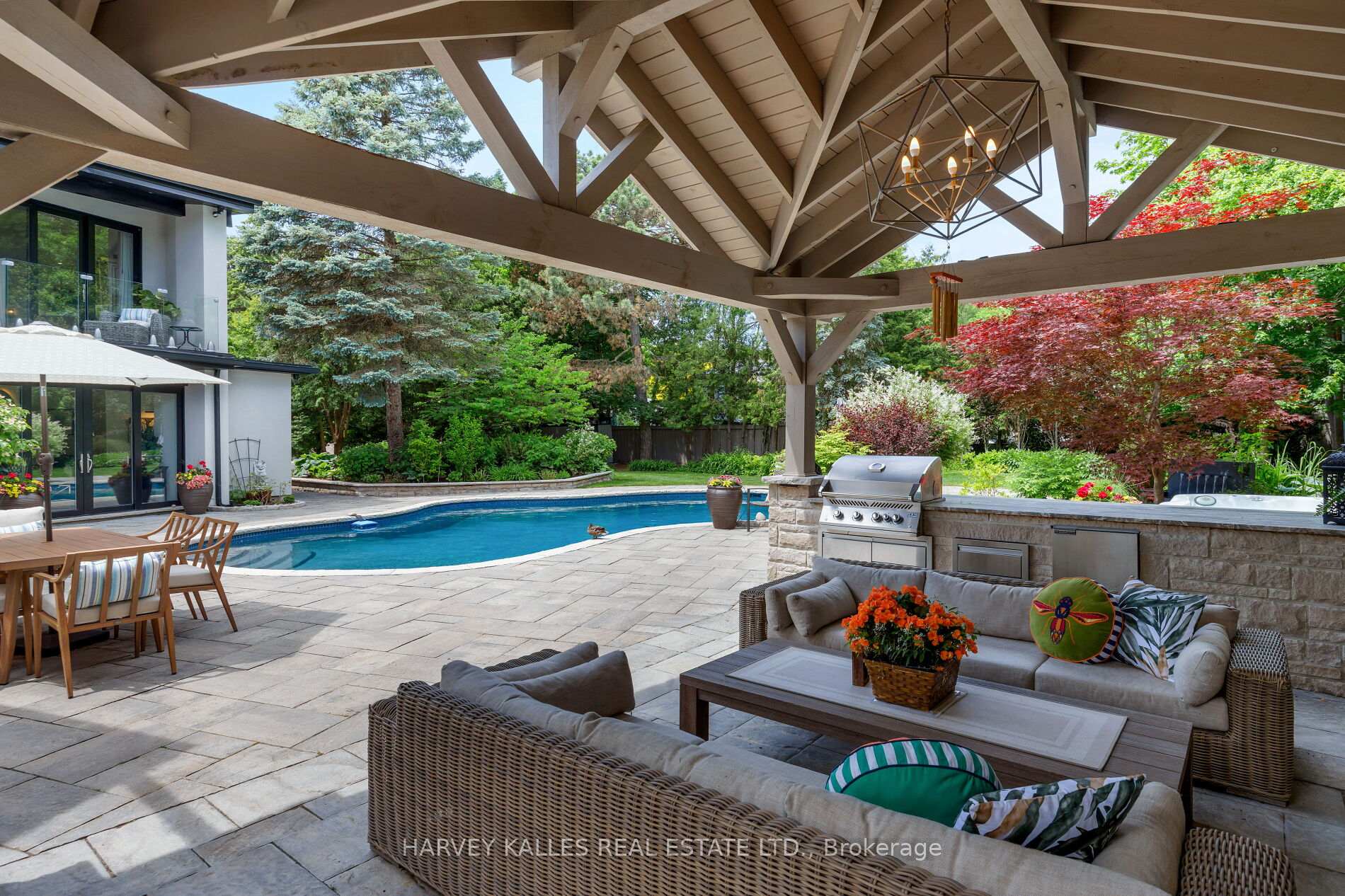 Photo 21 of 66 Thorncrest Road, Etobicoke, Princess-Rosethorn — HOMEH