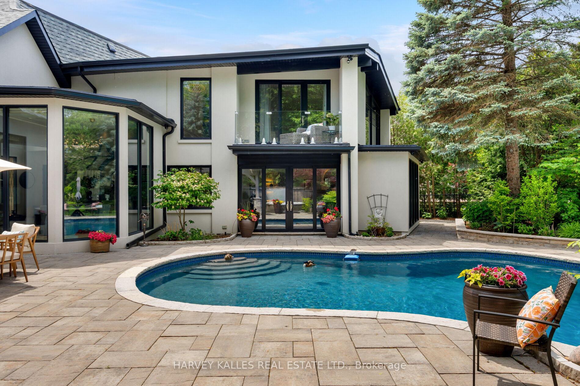 Photo 22 of 66 Thorncrest Road, Etobicoke, Princess-Rosethorn — HOMEH